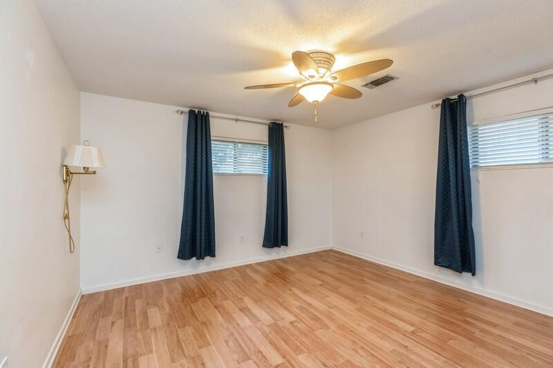 CAROL ANNE MANOR - Residential