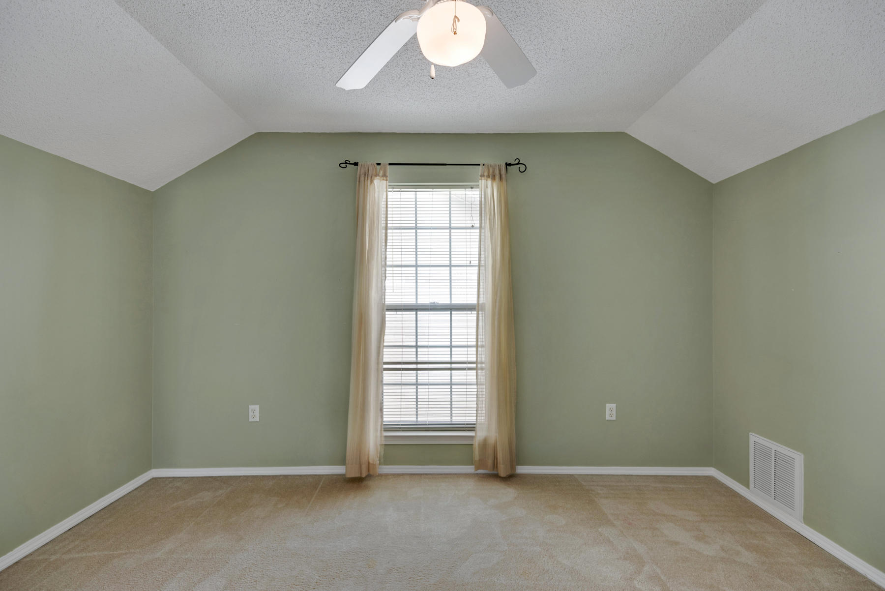 HUNTERS RUN S/D - Residential