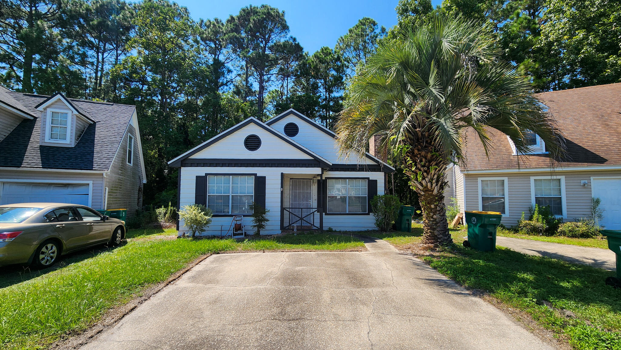 Welcome to 2535 Georgetown Lane, a well-maintained 2-bedroom, 2-bath Florida cottage located in the sought-after Willow Bend neighborhood of Fort Walton Beach. This inviting home features high ceilings and a wood-burning fireplace in the spacious living room, creating a warm and comfortable atmosphere.The kitchen includes all major appliances, and a washer and dryer are conveniently included in the interior laundry area. The master bathroom features a skylight, adding natural light and a bright, airy feel. Both bedrooms offer generous space and privacy, with full bathrooms for added convenience.Step outside to enjoy a private back patio in your backyard. This move-in-ready cottage blends comfort, convenience, and charm!
Schedule your private showing today and explore all that this lovely property has to offer!!
