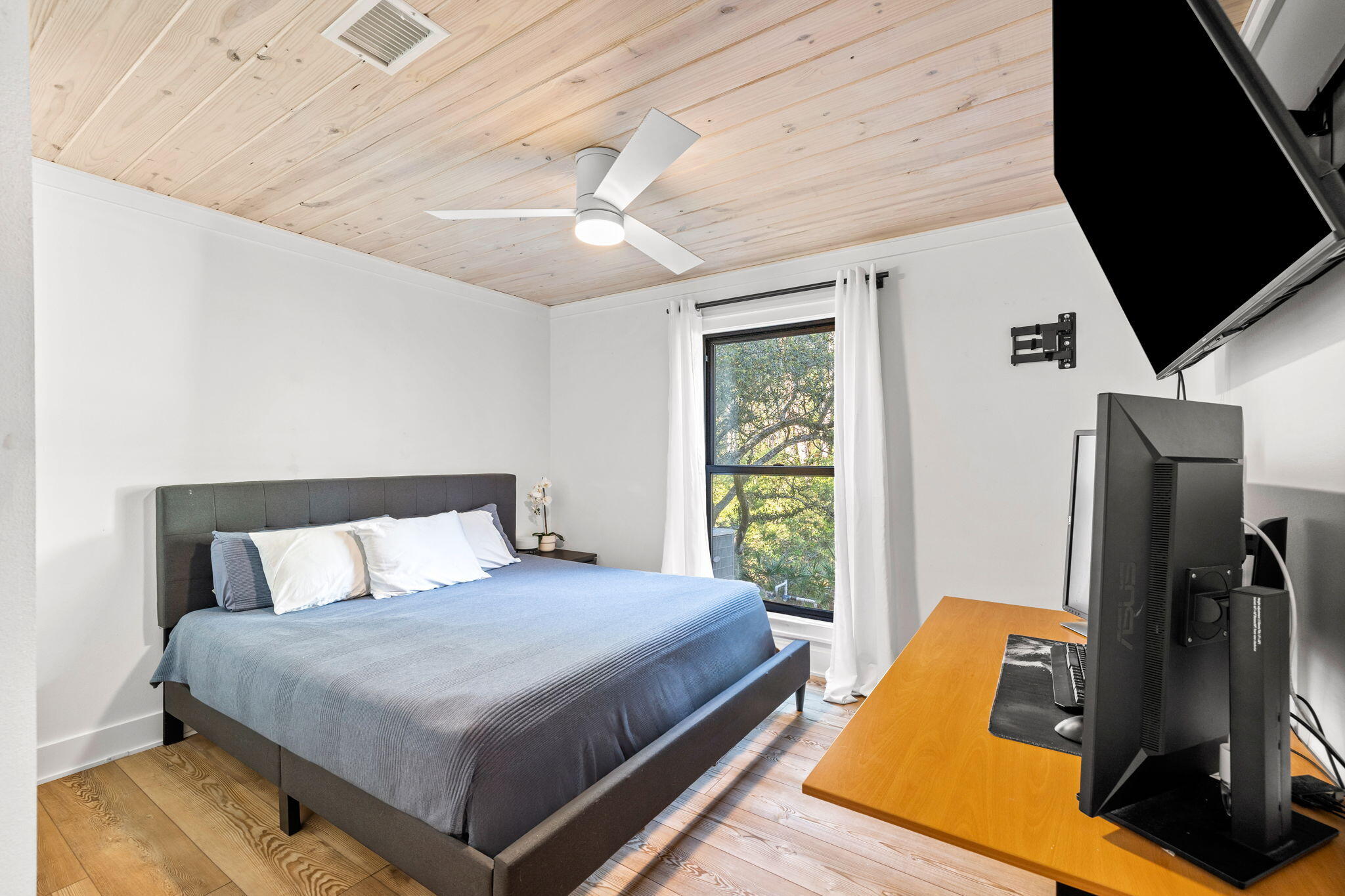 SEA DUNES - Residential Lease