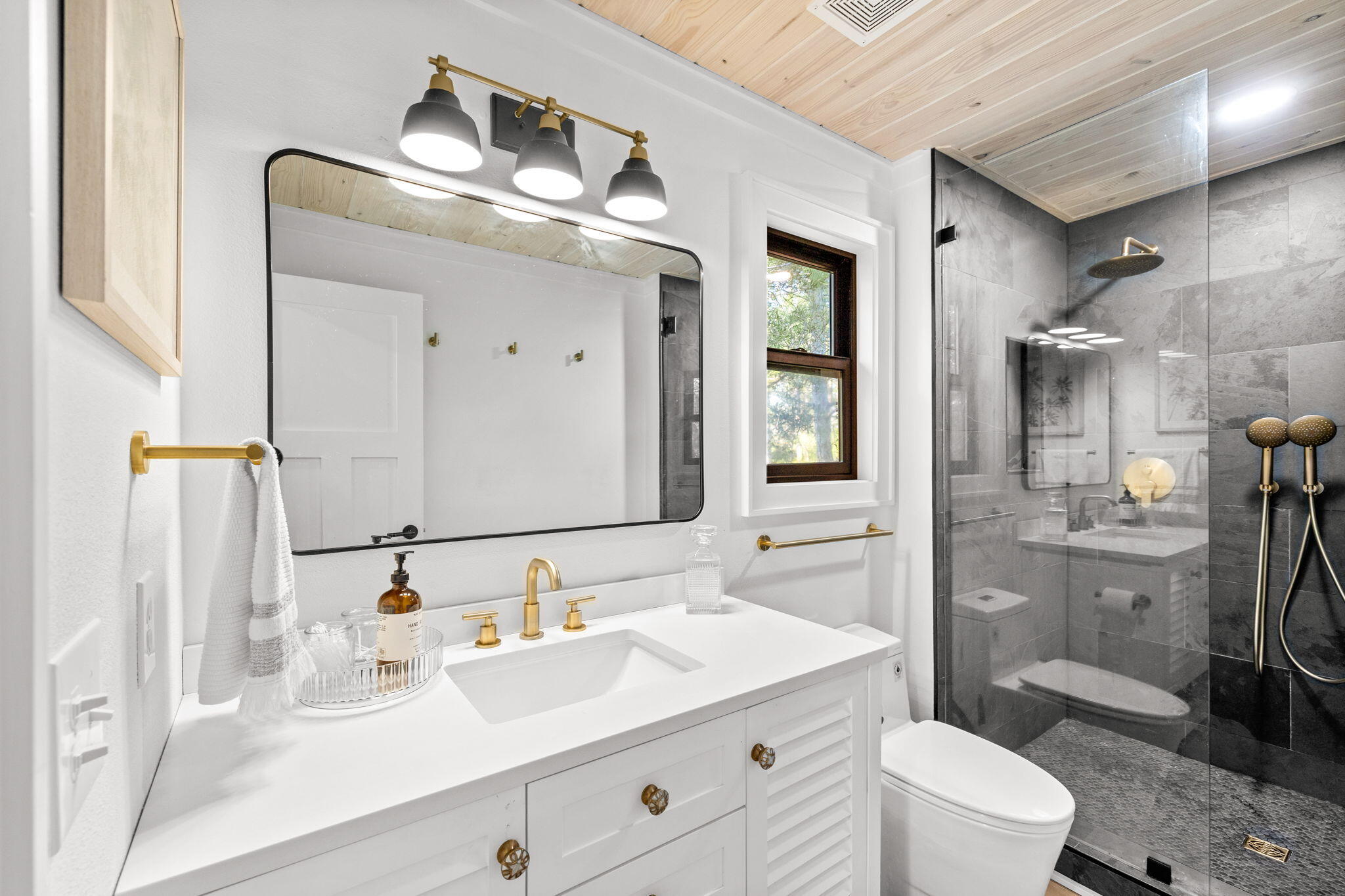 SEA DUNES - Residential Lease