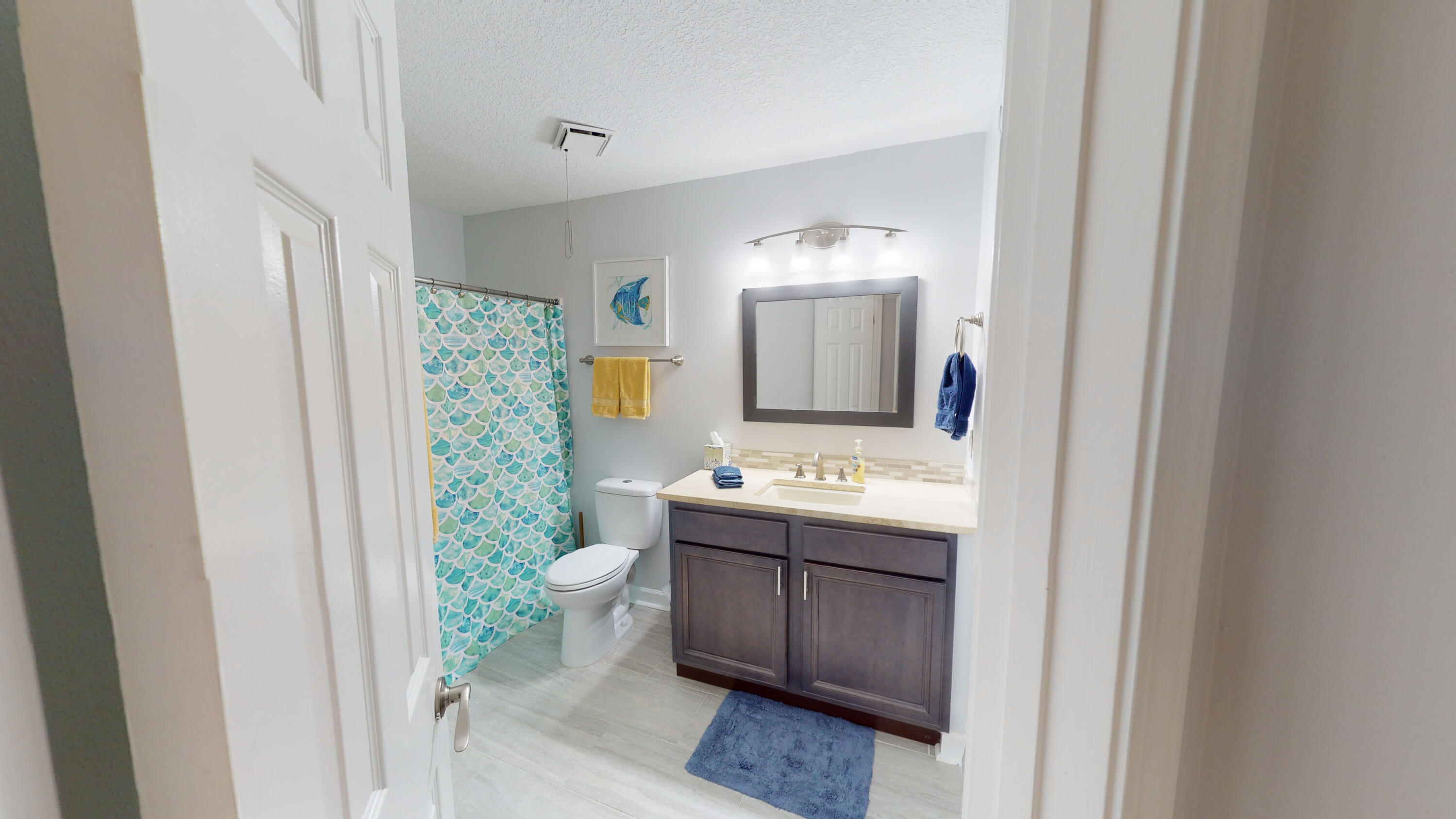 LAKESIDE CONDO AT BLUEWATER BAY - Residential