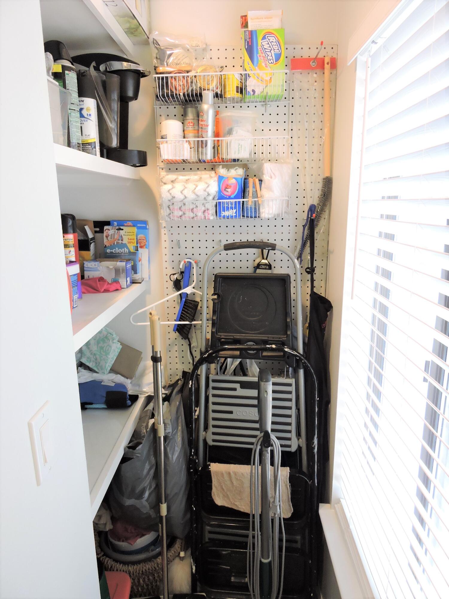 LAKESIDE CONDO AT BLUEWATER BAY - Residential