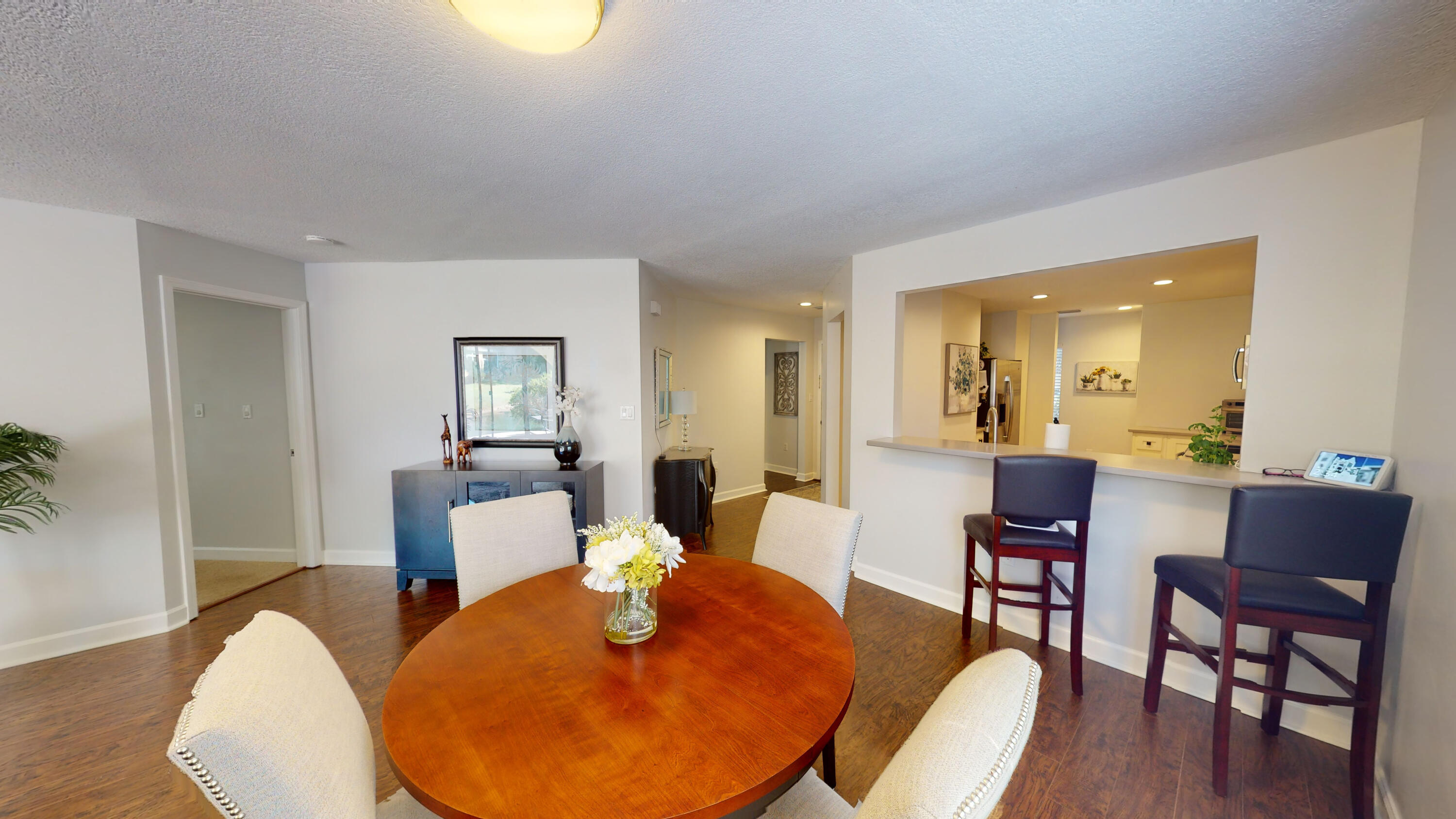 LAKESIDE CONDO AT BLUEWATER BAY - Residential