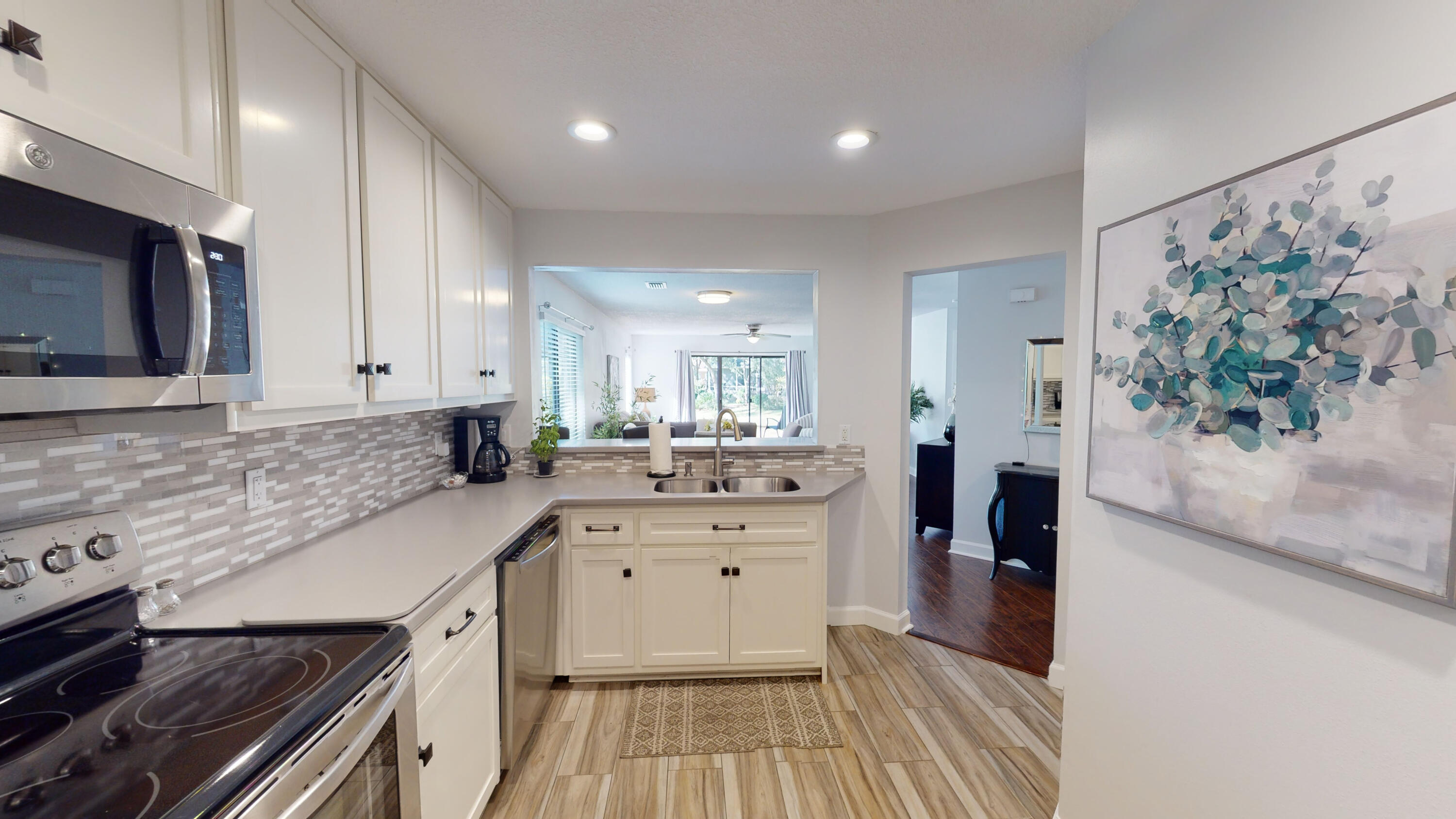 LAKESIDE CONDO AT BLUEWATER BAY - Residential