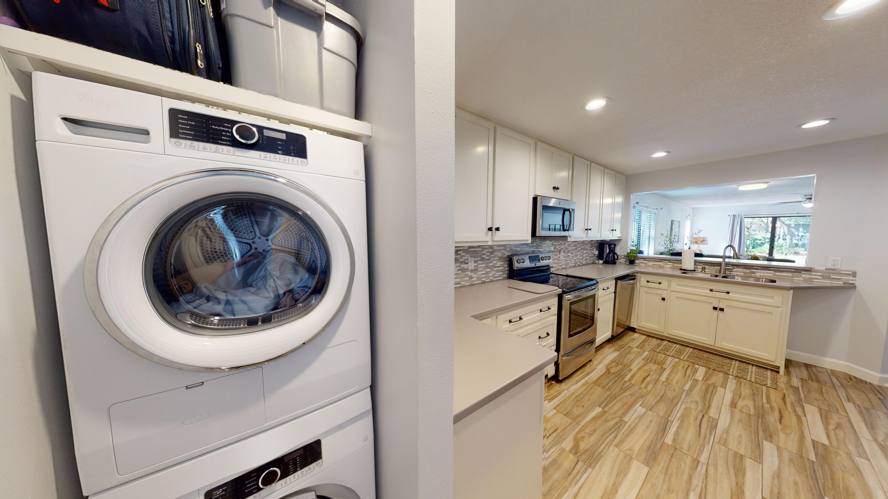 LAKESIDE CONDO AT BLUEWATER BAY - Residential