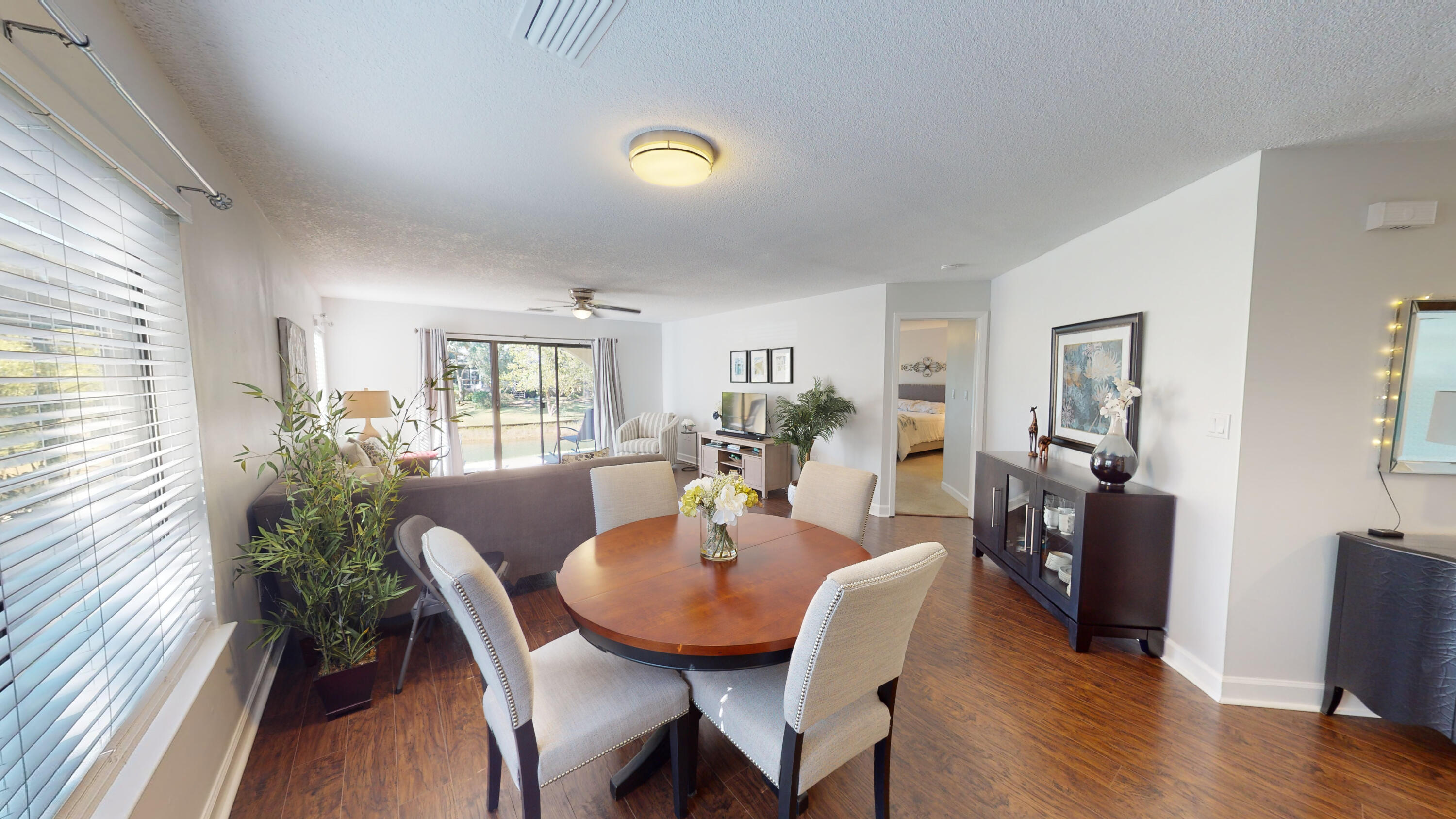 LAKESIDE CONDO AT BLUEWATER BAY - Residential