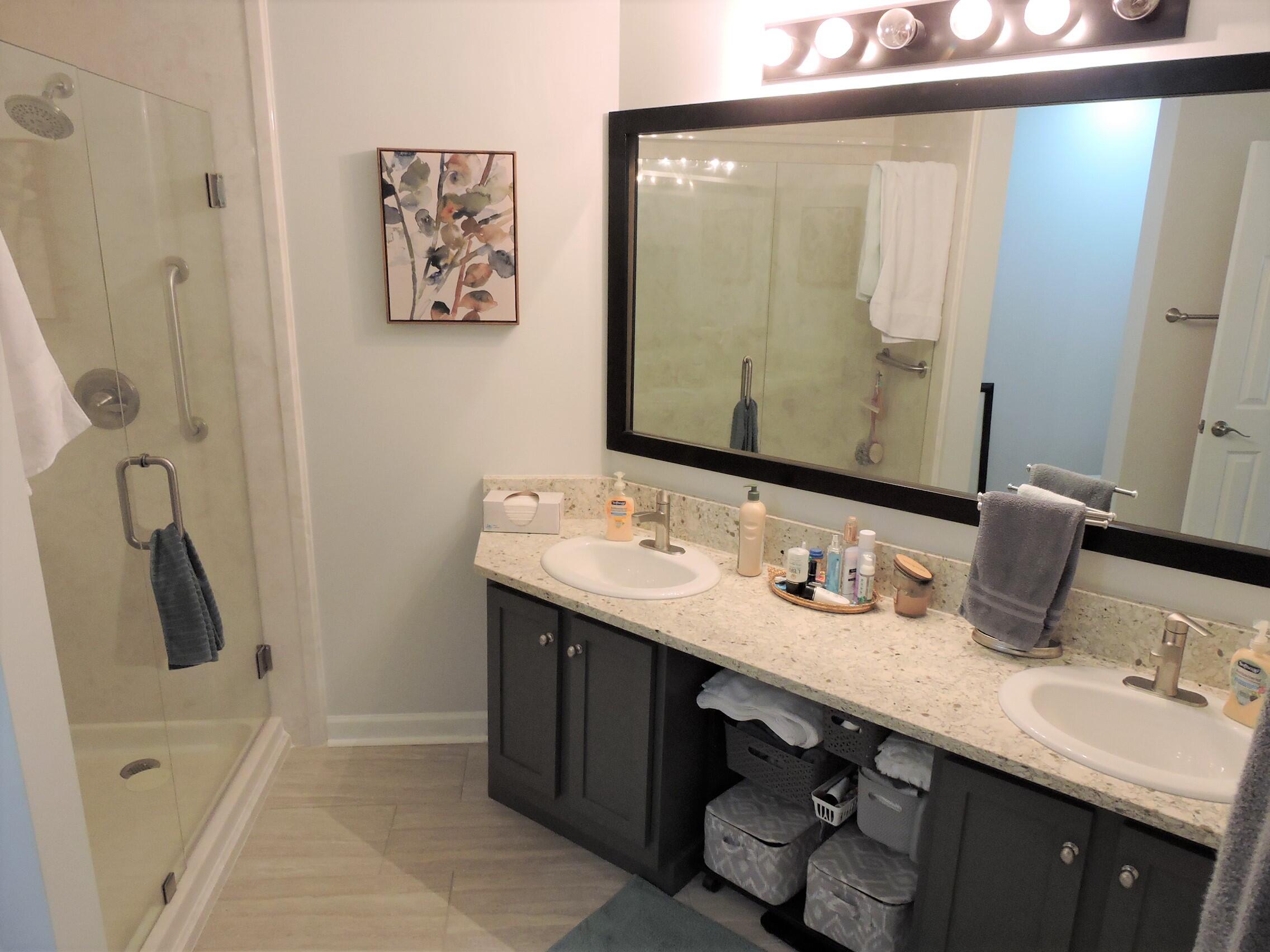 LAKESIDE CONDO AT BLUEWATER BAY - Residential