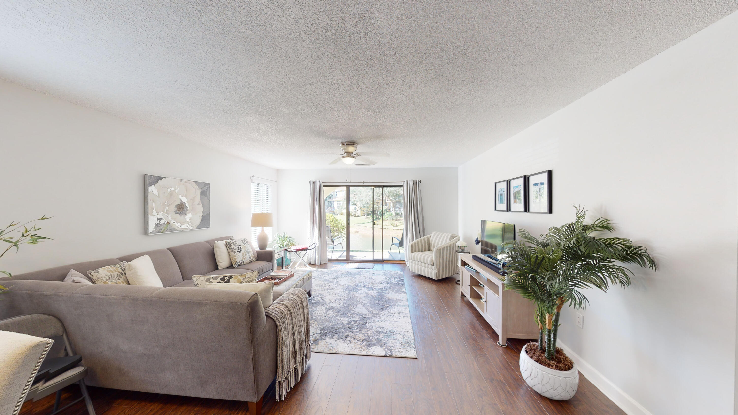 LAKESIDE CONDO AT BLUEWATER BAY - Residential