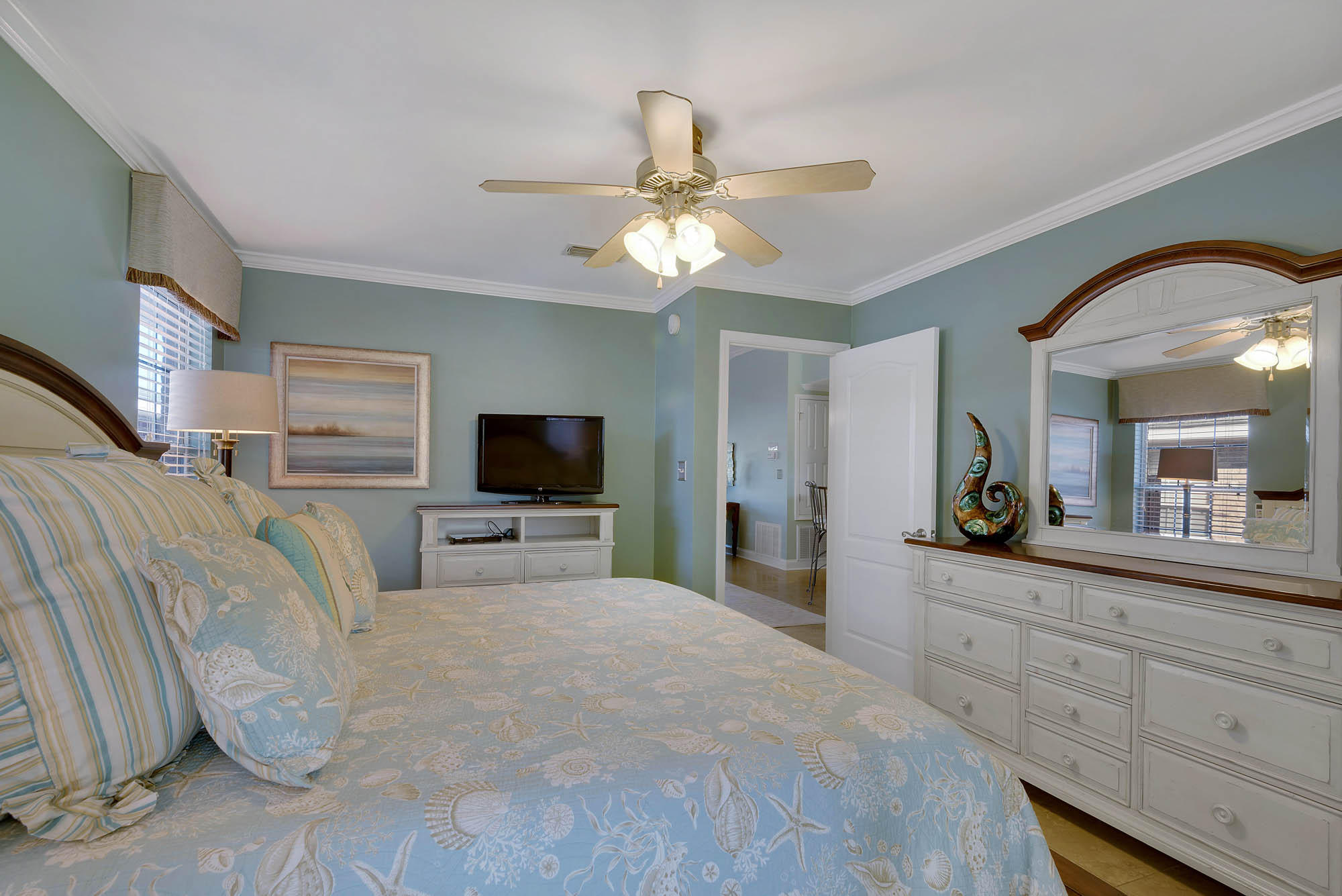 PARADISE RETREAT - Residential