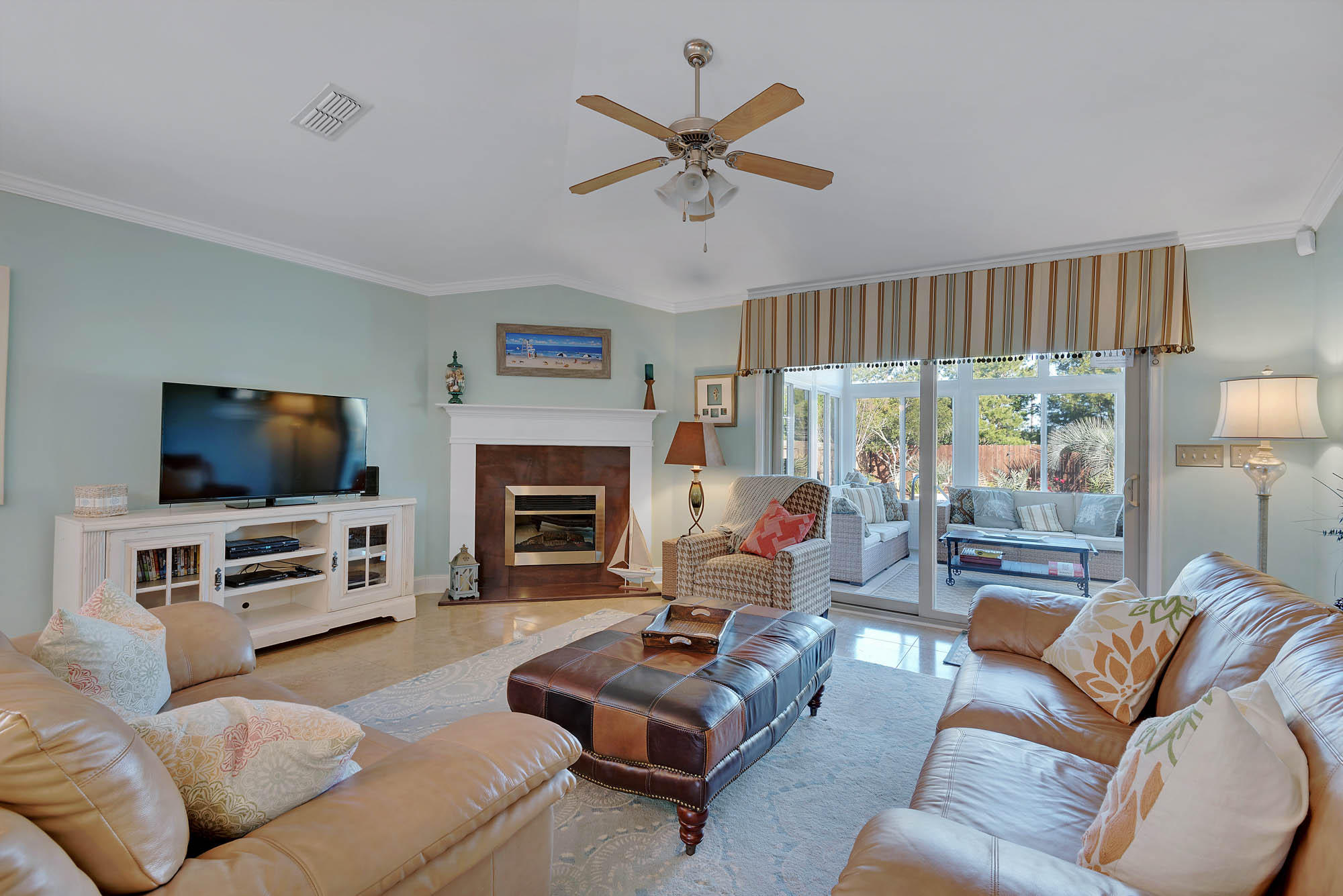 PARADISE RETREAT - Residential