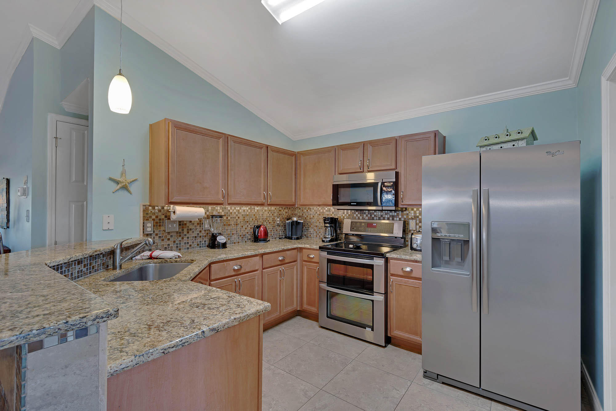 PARADISE RETREAT - Residential