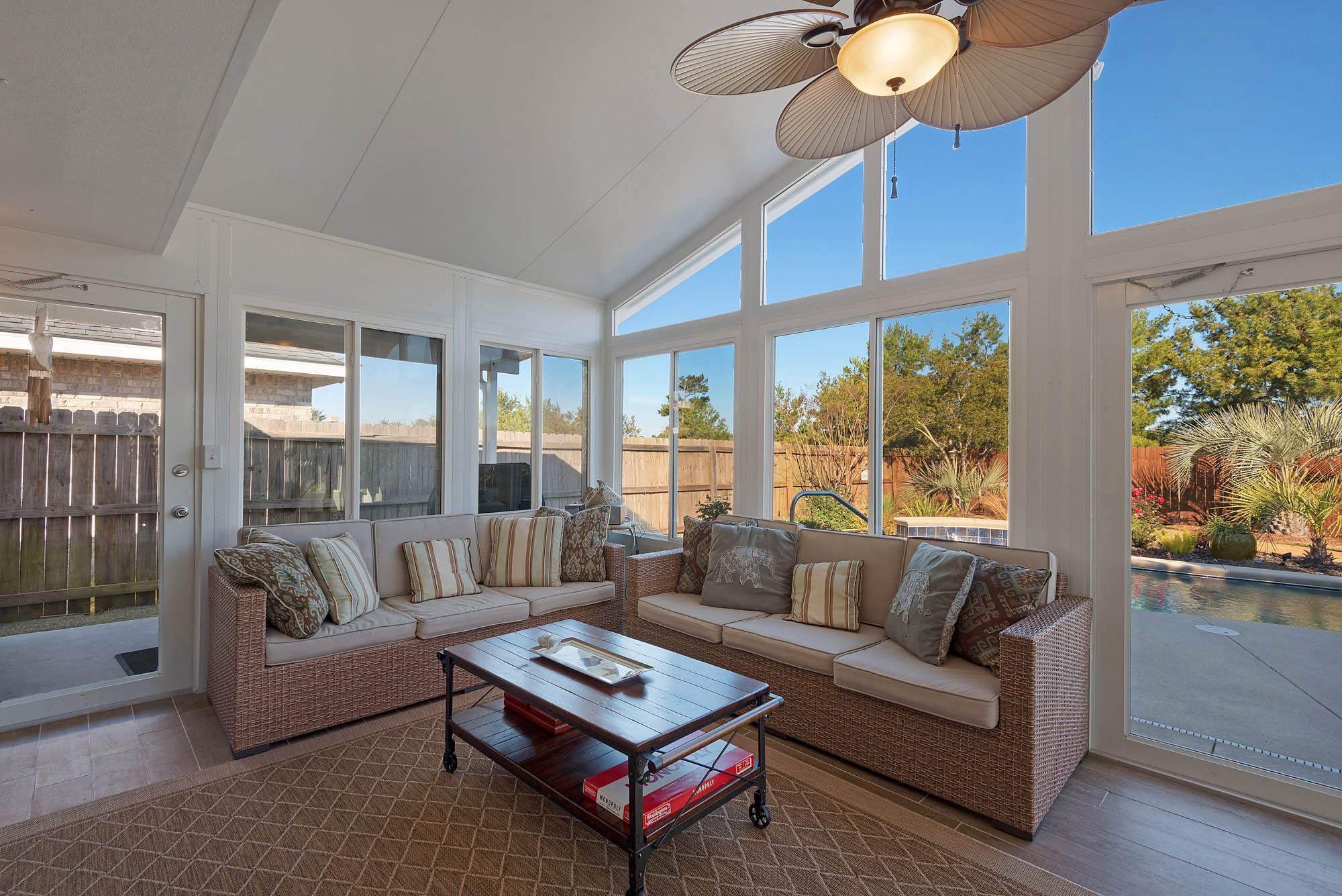 PARADISE RETREAT - Residential