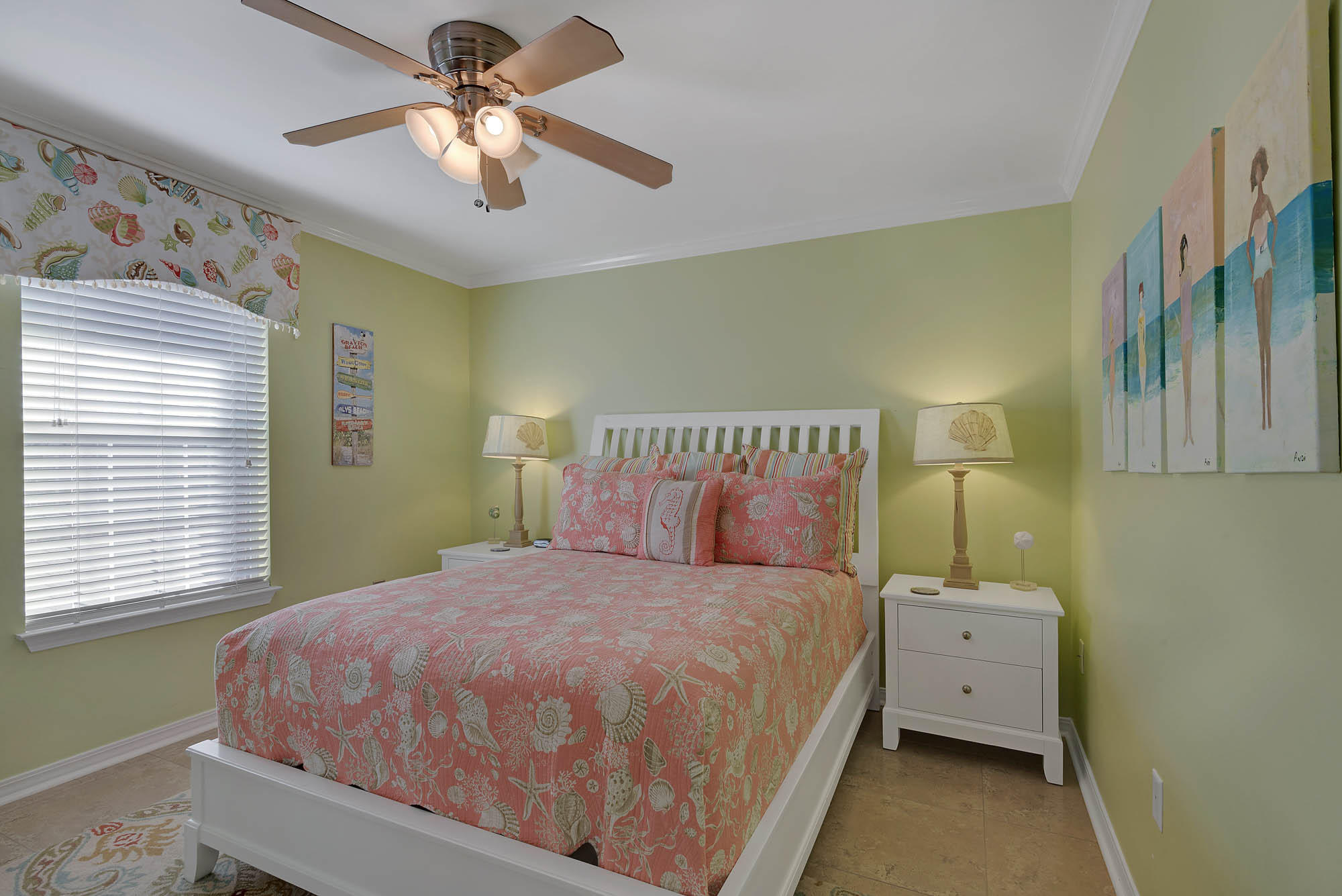 PARADISE RETREAT - Residential