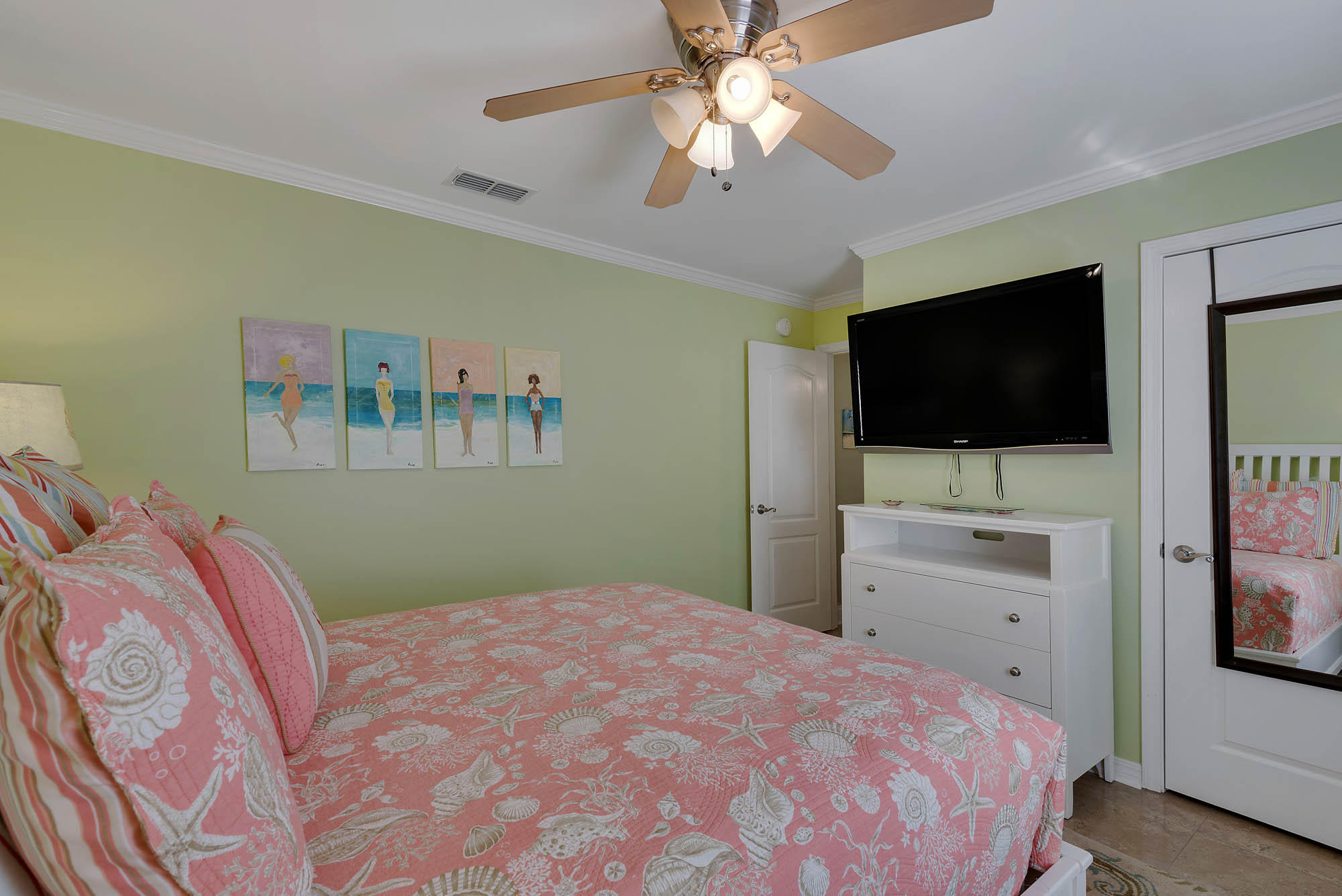 PARADISE RETREAT - Residential