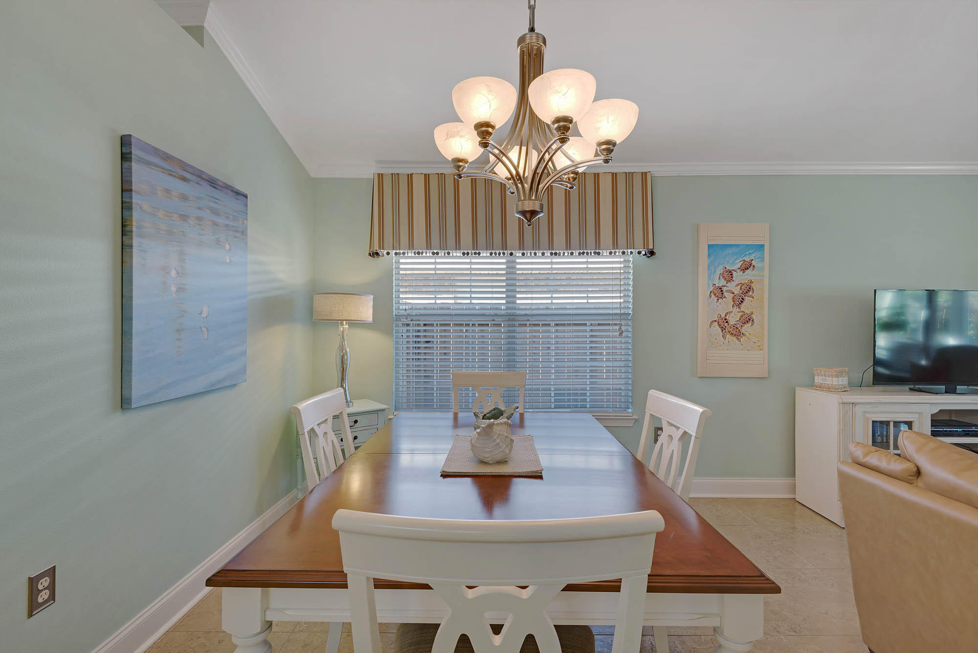 PARADISE RETREAT - Residential