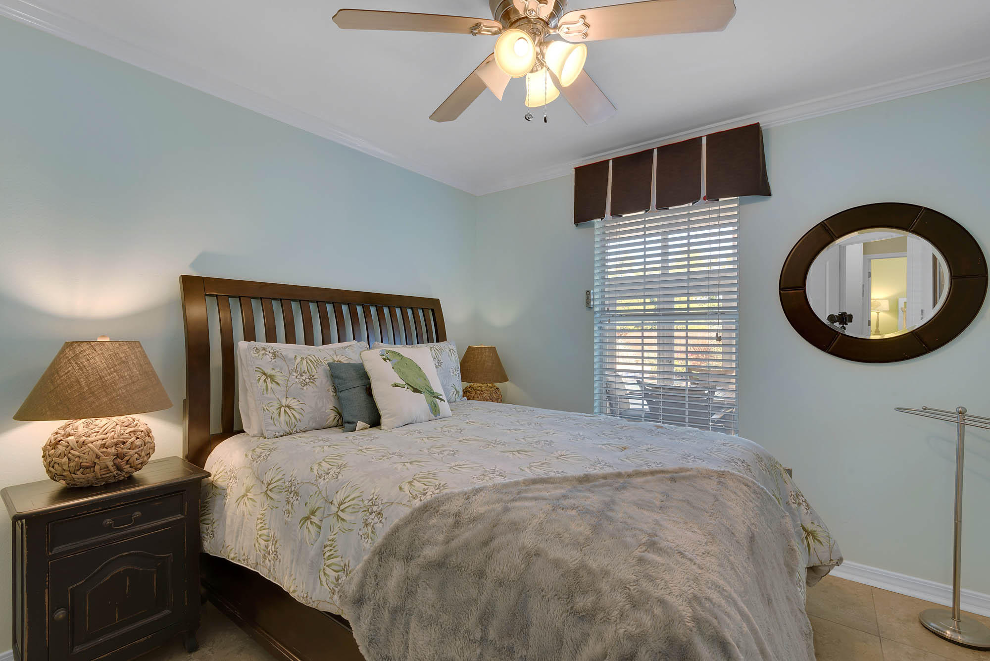 PARADISE RETREAT - Residential