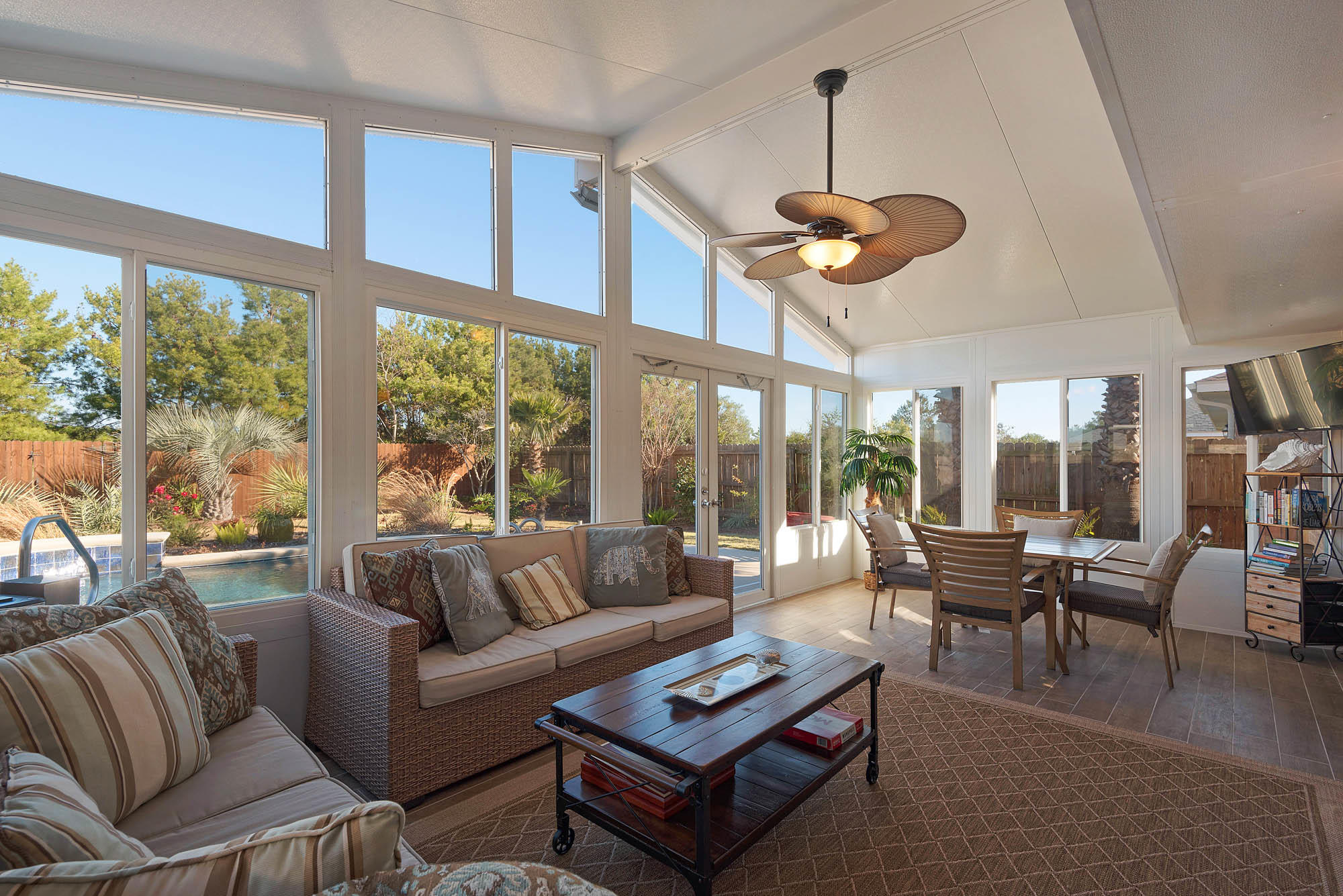 PARADISE RETREAT - Residential