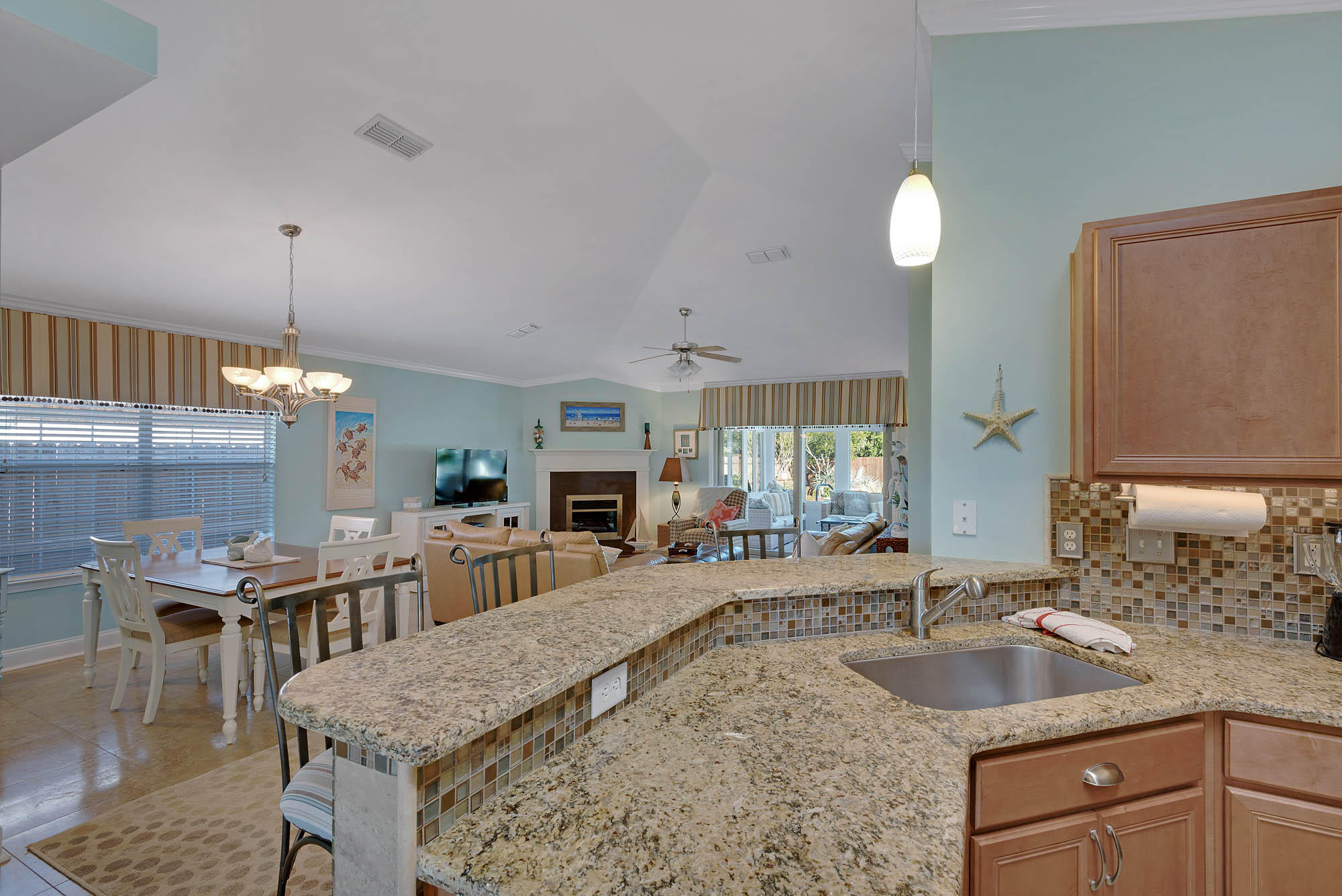 PARADISE RETREAT - Residential