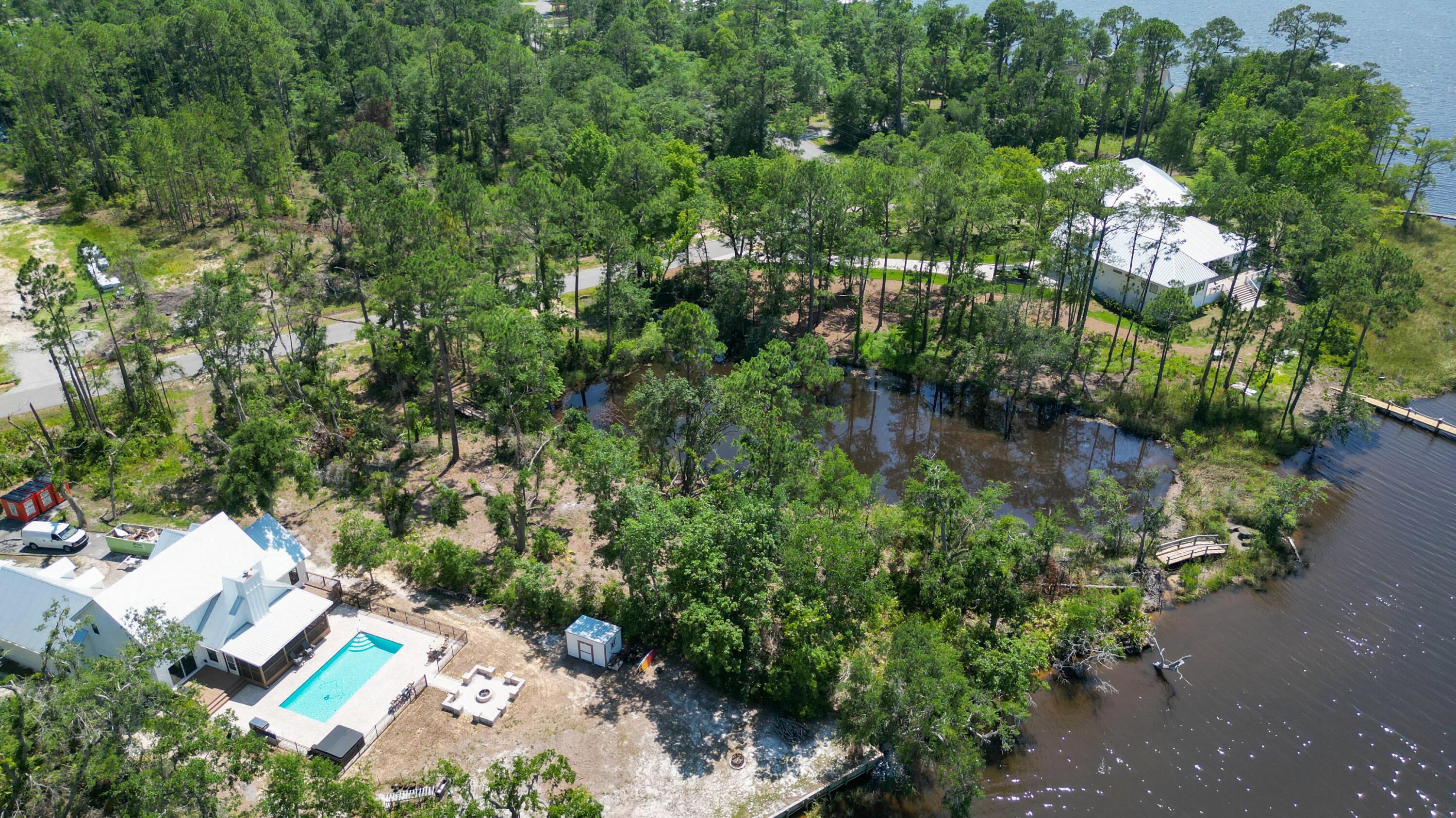 BAYOU BEND - Land