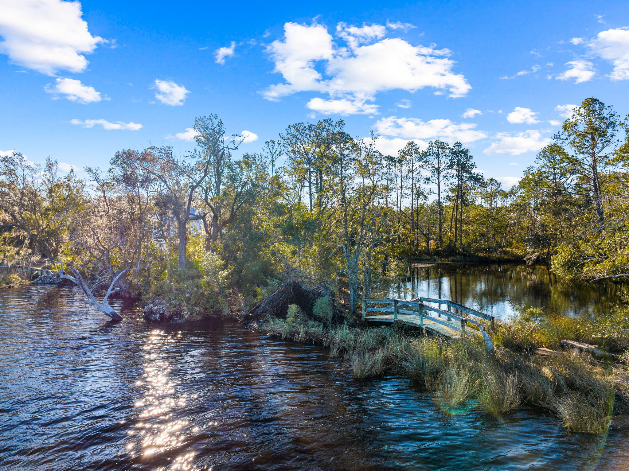 BAYOU BEND - Land