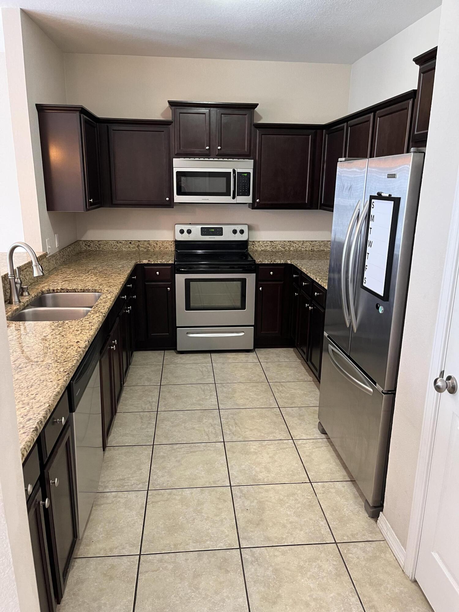 SAVANNAH HEIGHTS - Residential