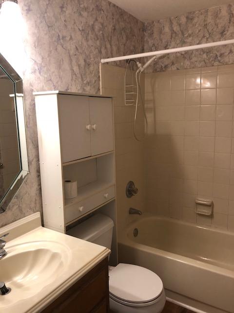 BLUE PINE VILLAGE PH 3 - Residential Lease