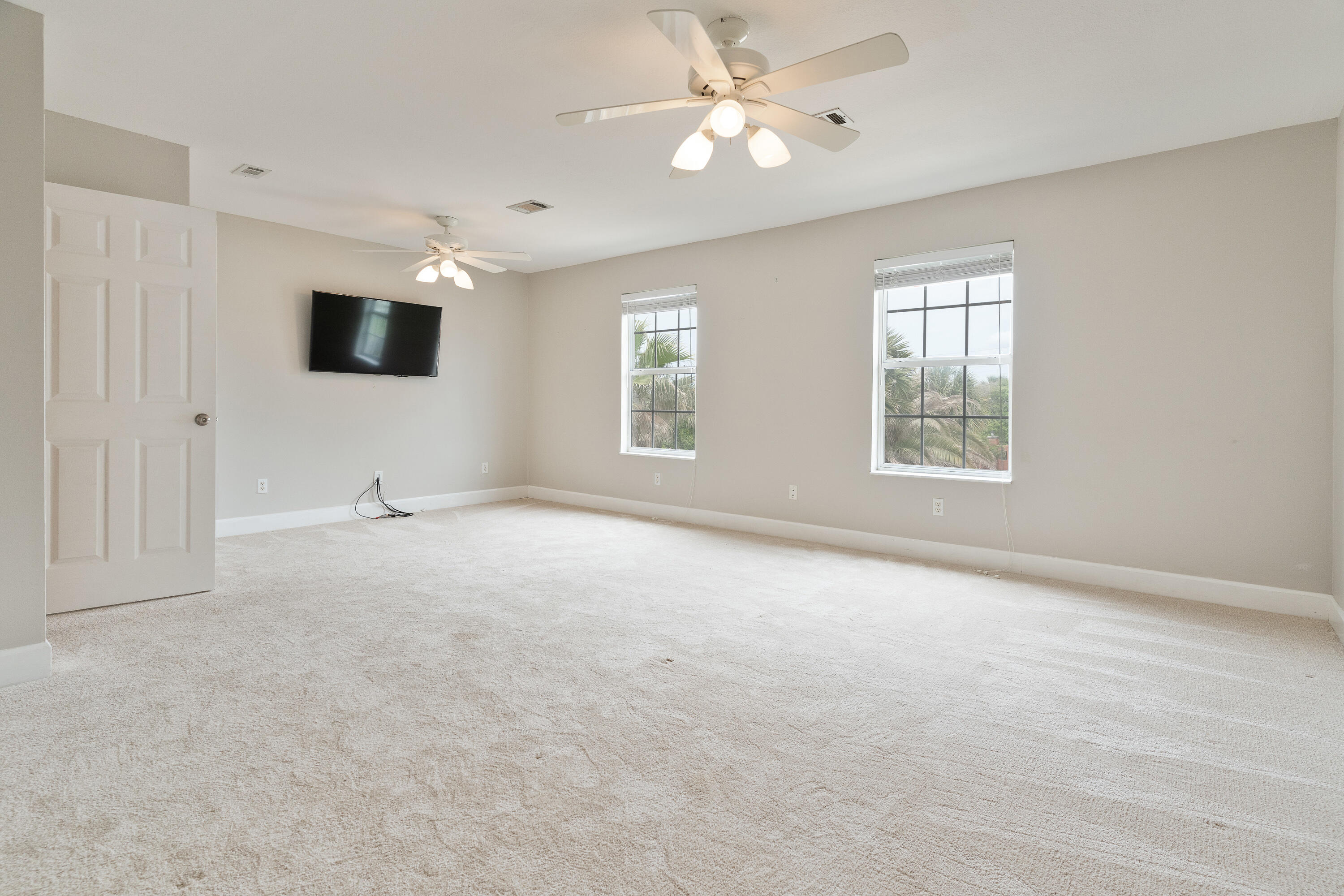 LIGHTHOUSE POINTE - Residential