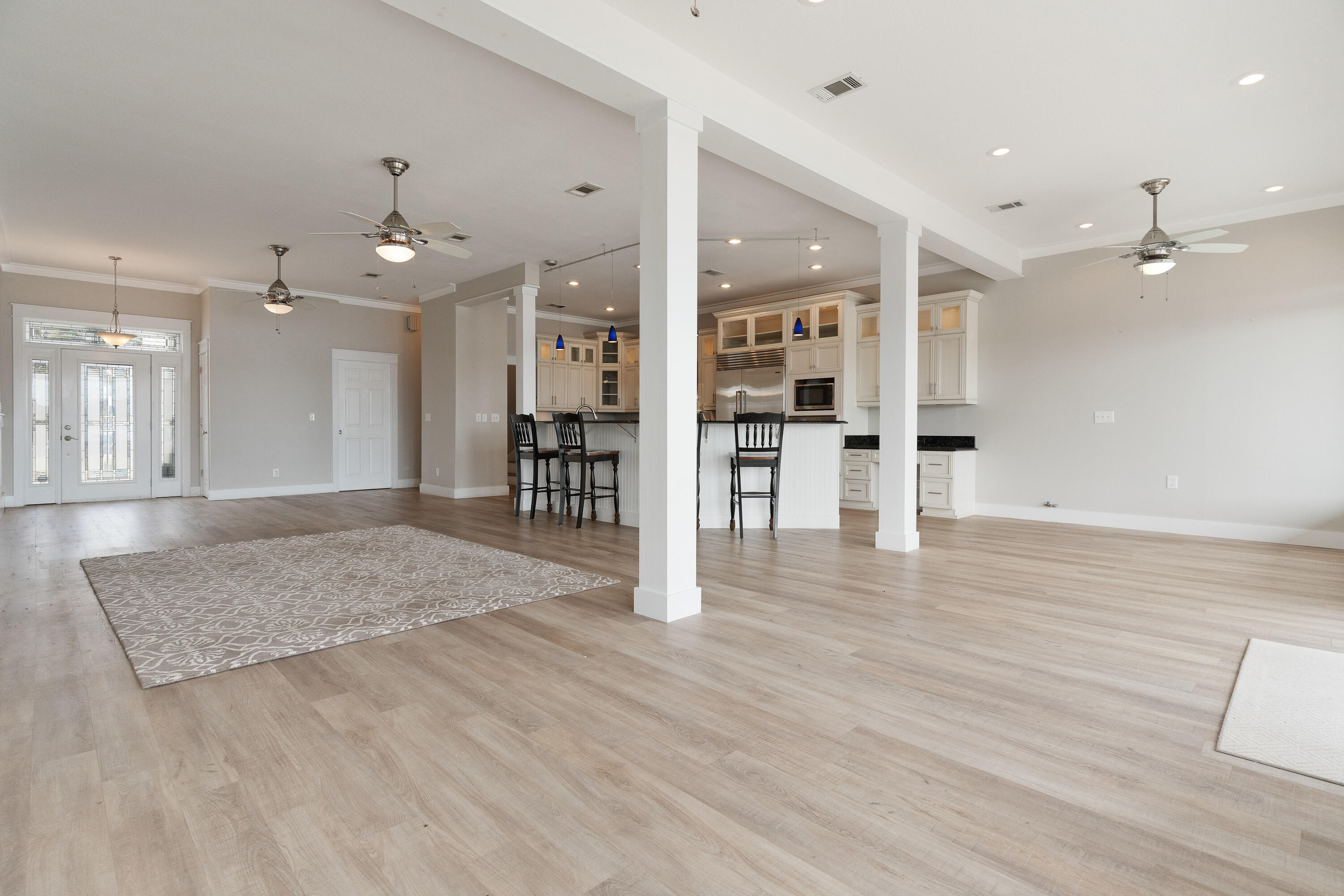 LIGHTHOUSE POINTE - Residential