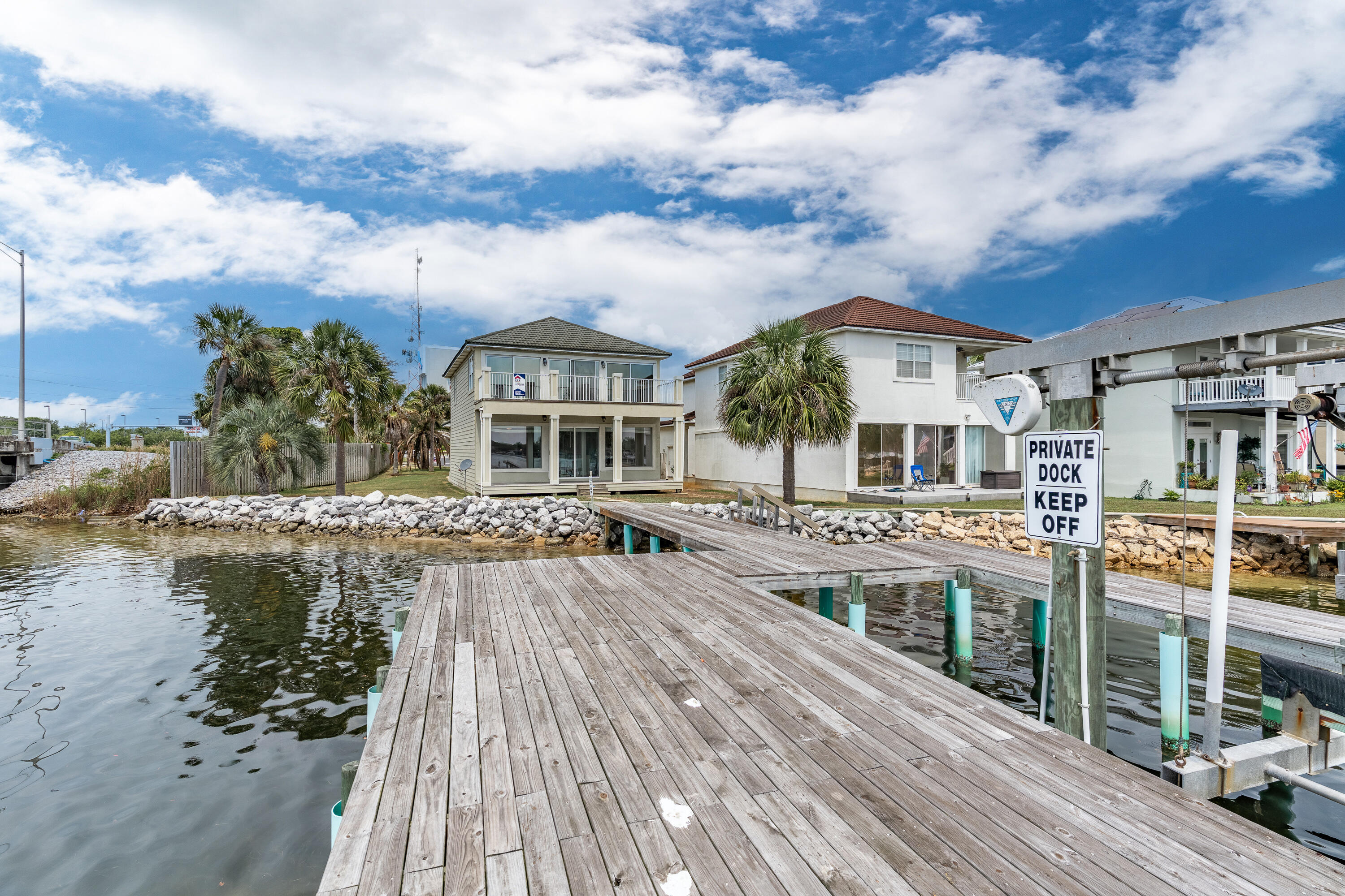 LIGHTHOUSE POINTE - Residential