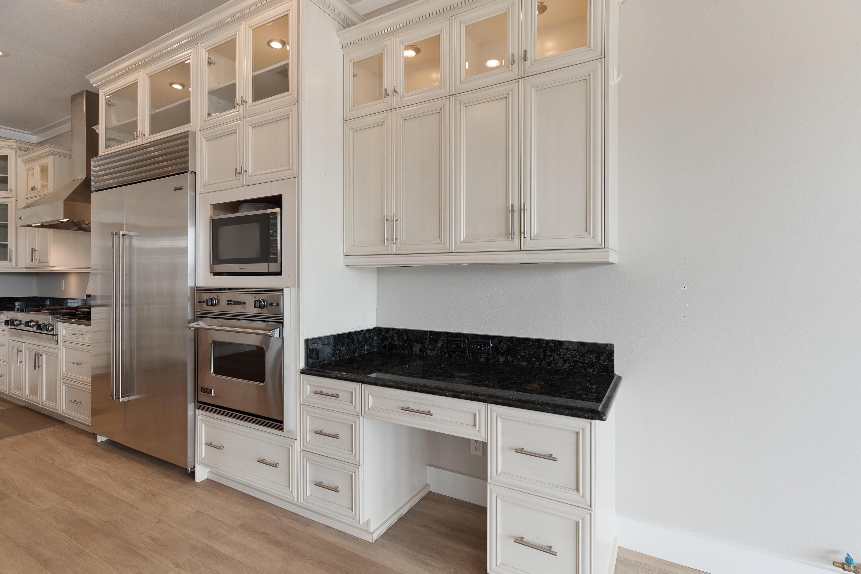 LIGHTHOUSE POINTE - Residential