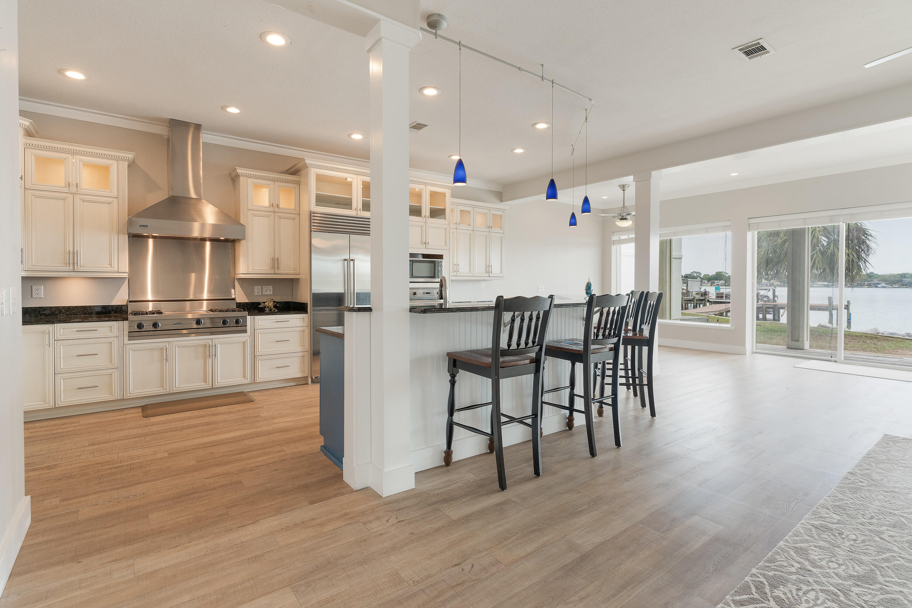 LIGHTHOUSE POINTE - Residential