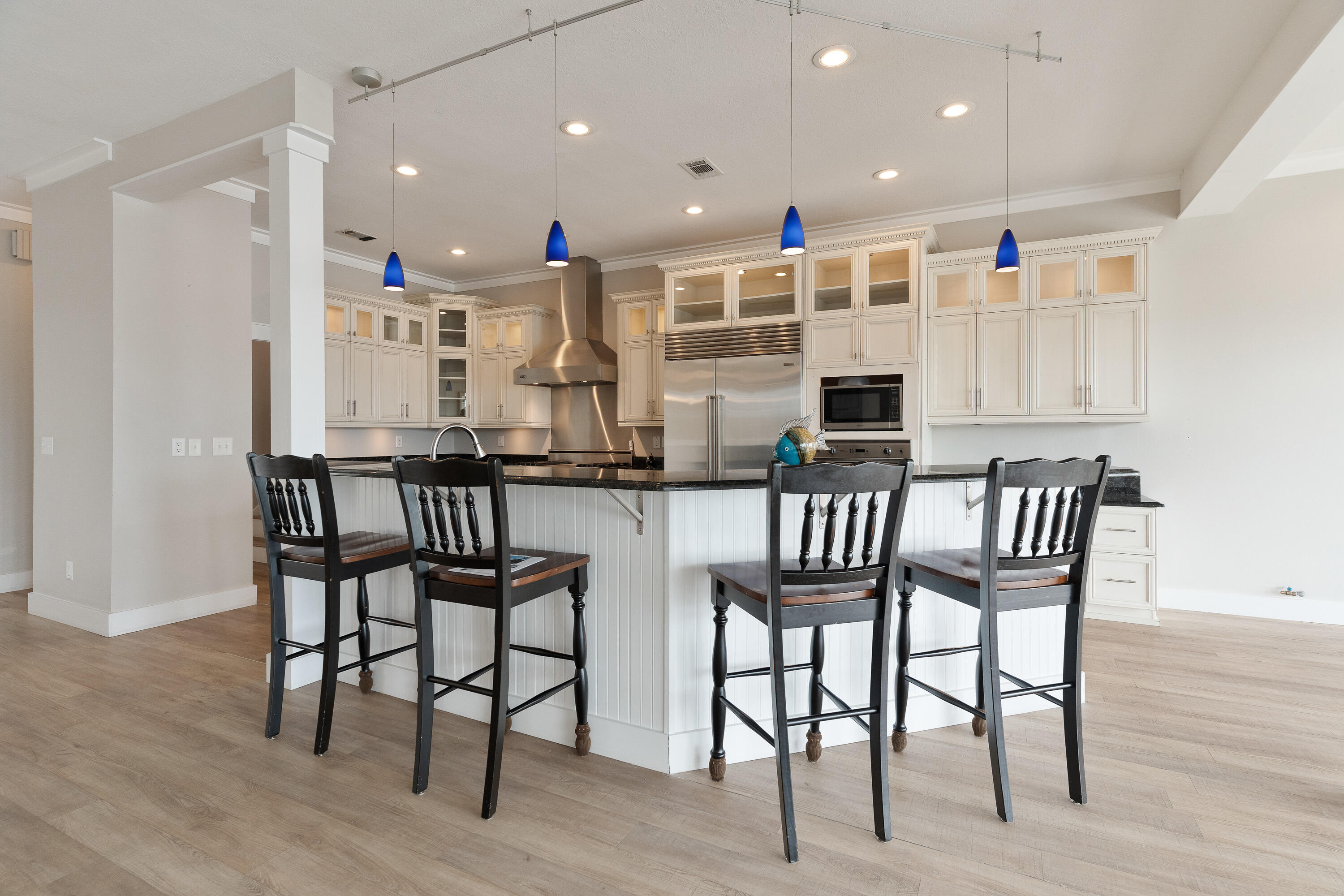 LIGHTHOUSE POINTE - Residential