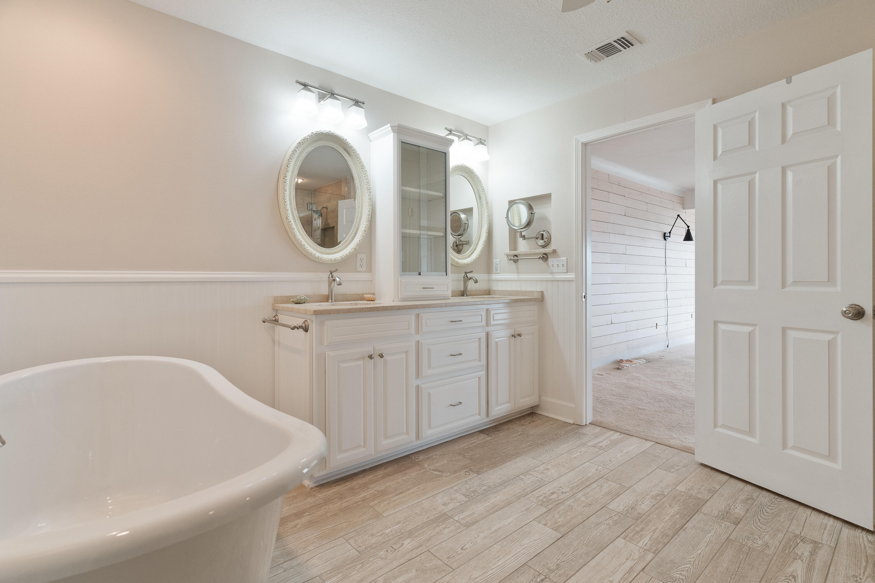 LIGHTHOUSE POINTE - Residential