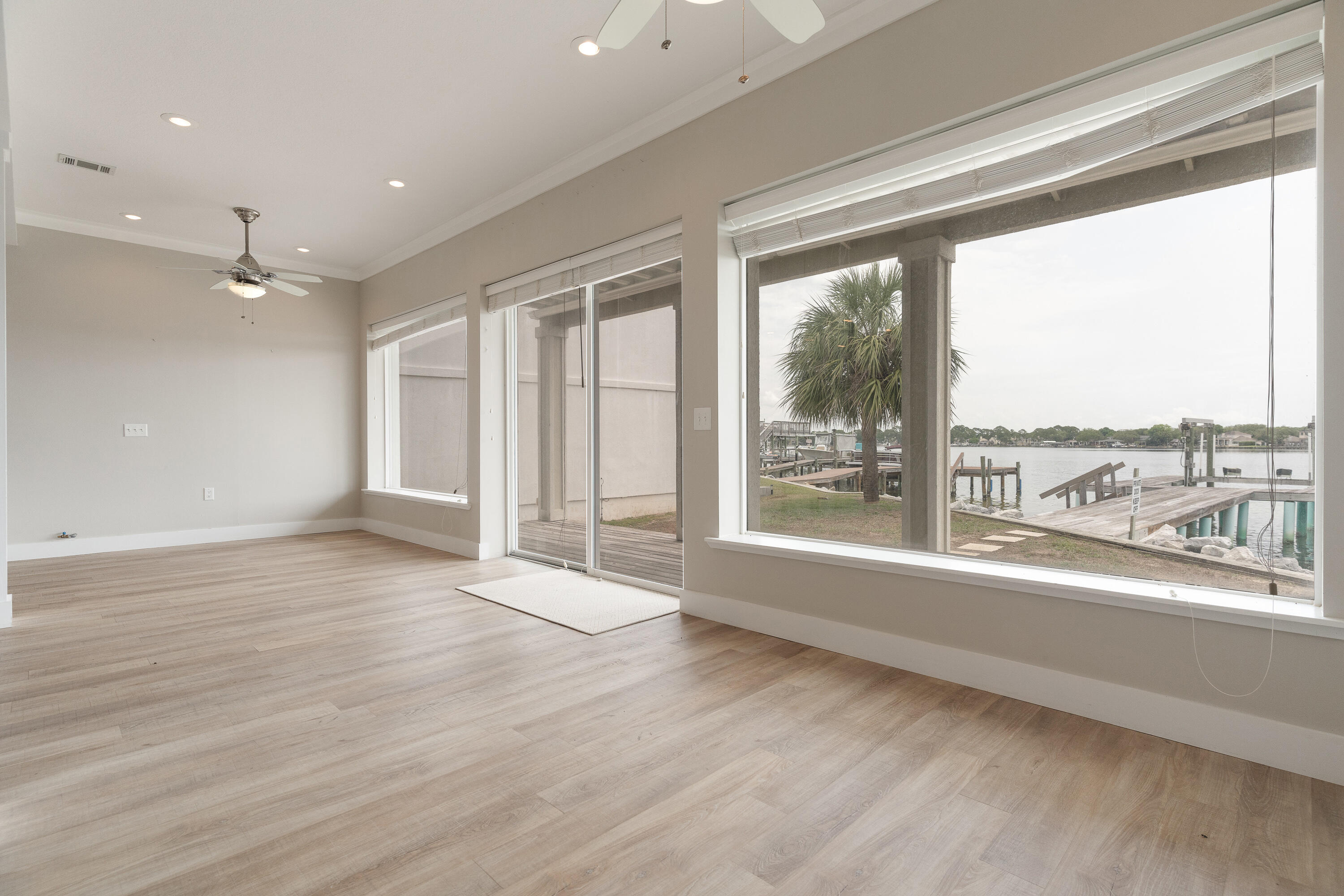 LIGHTHOUSE POINTE - Residential