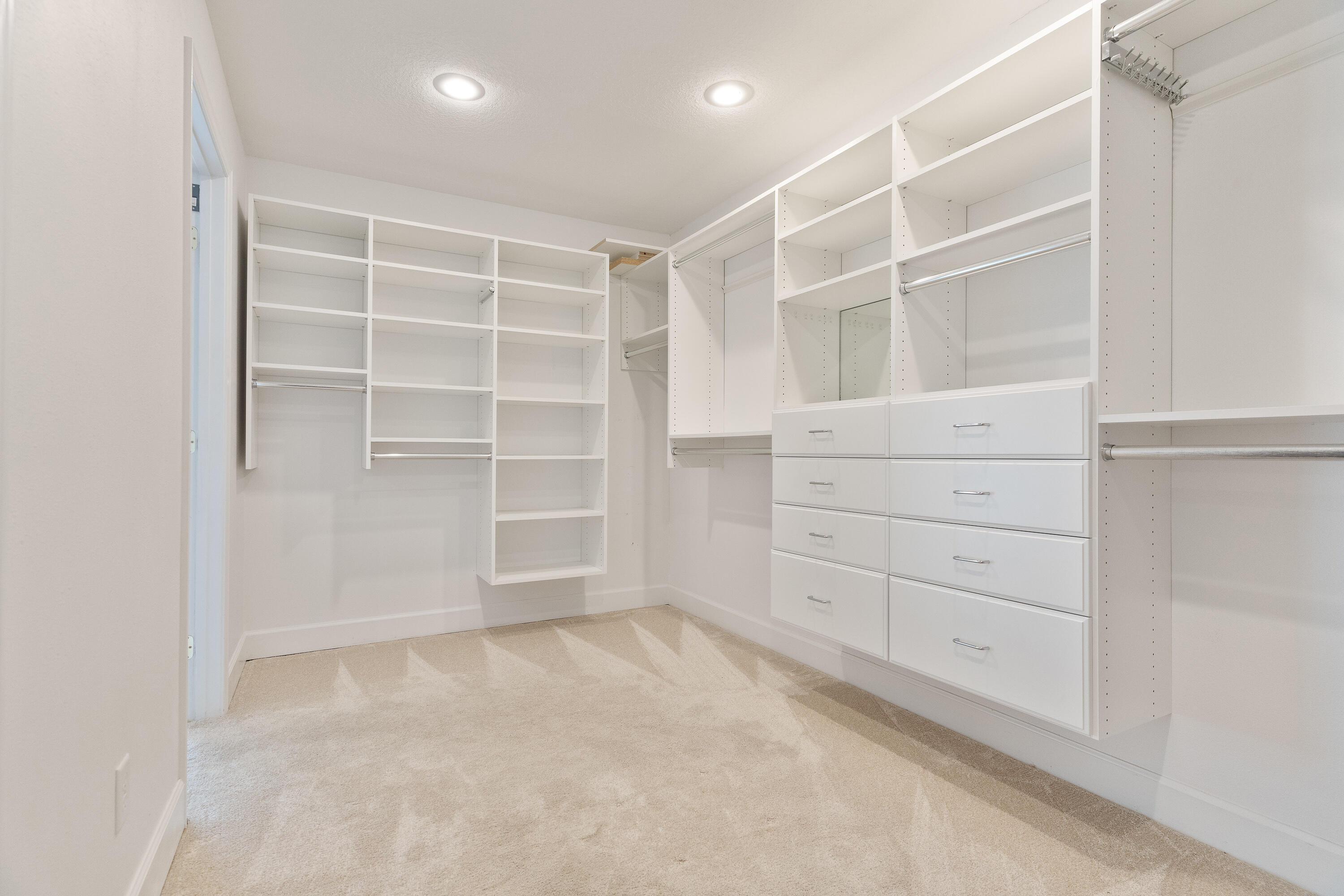 LIGHTHOUSE POINTE - Residential