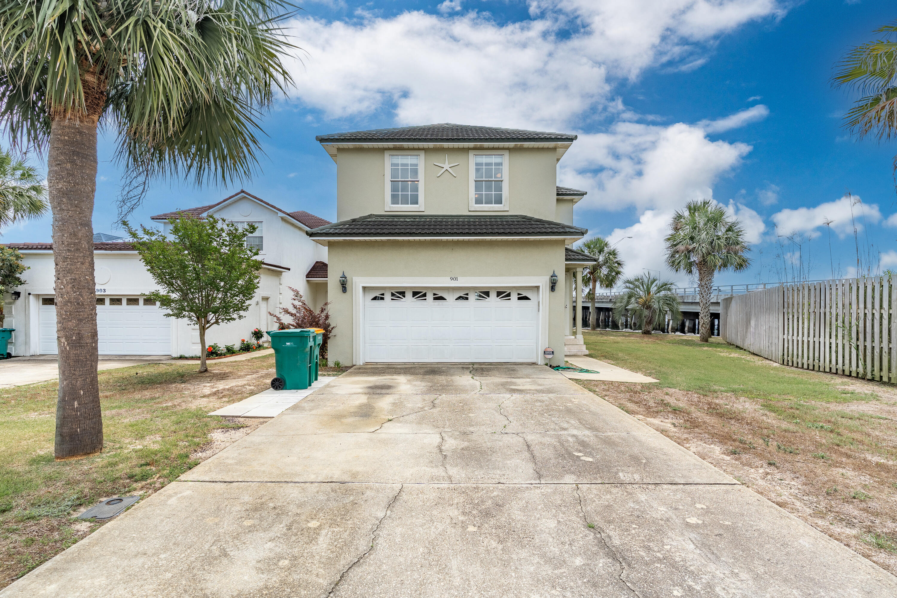 LIGHTHOUSE POINTE - Residential