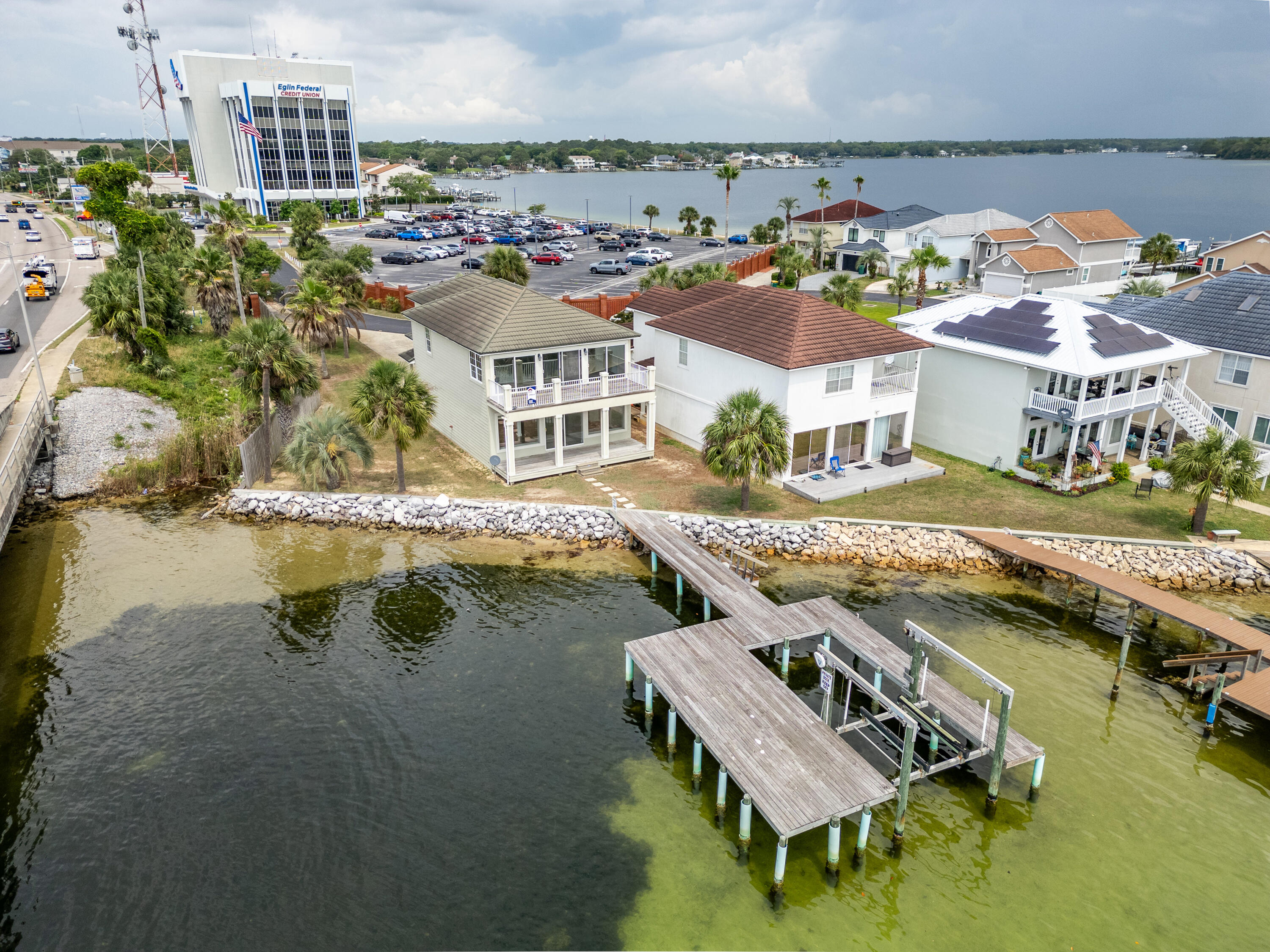 LIGHTHOUSE POINTE - Residential