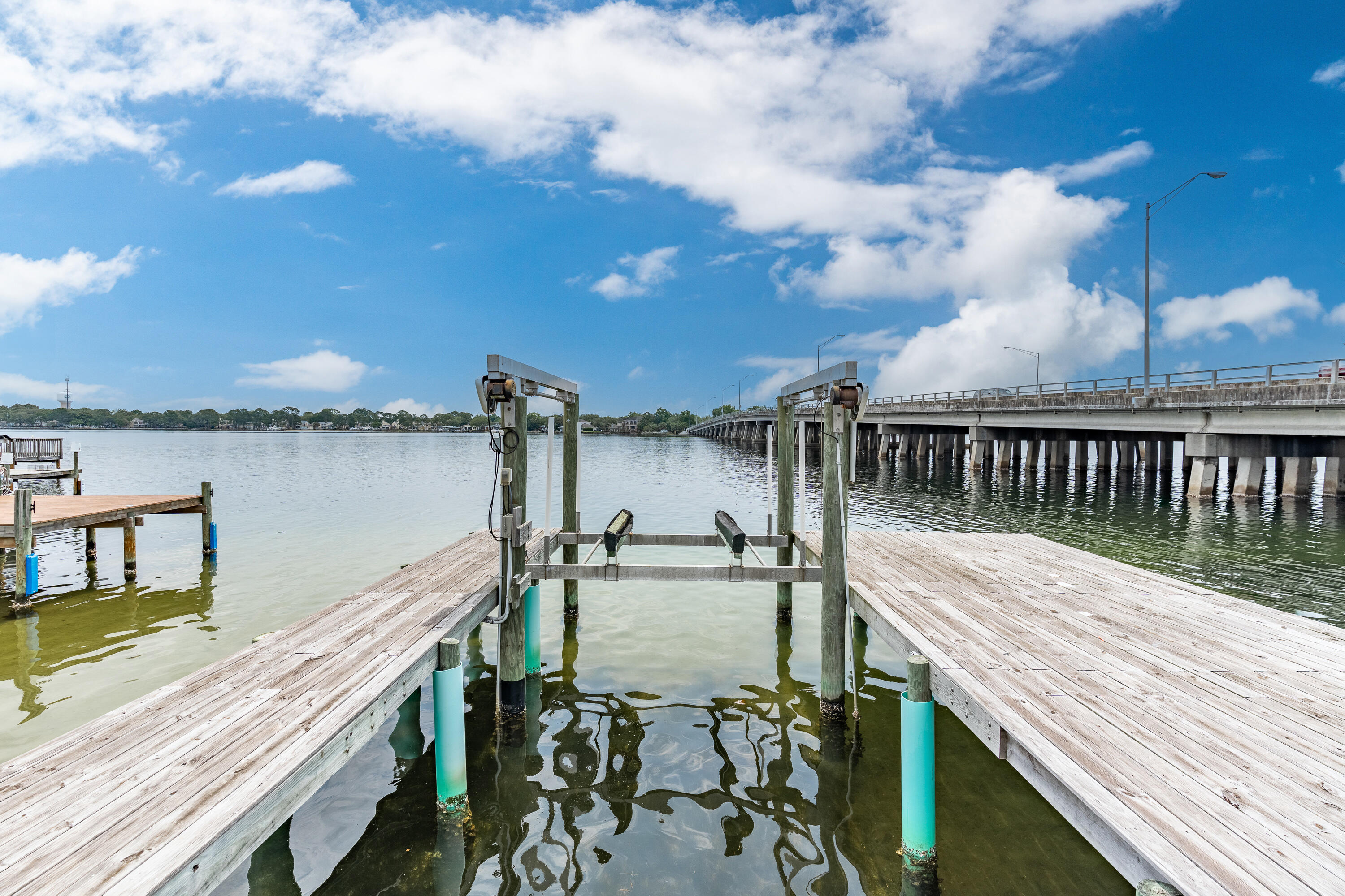 LIGHTHOUSE POINTE - Residential
