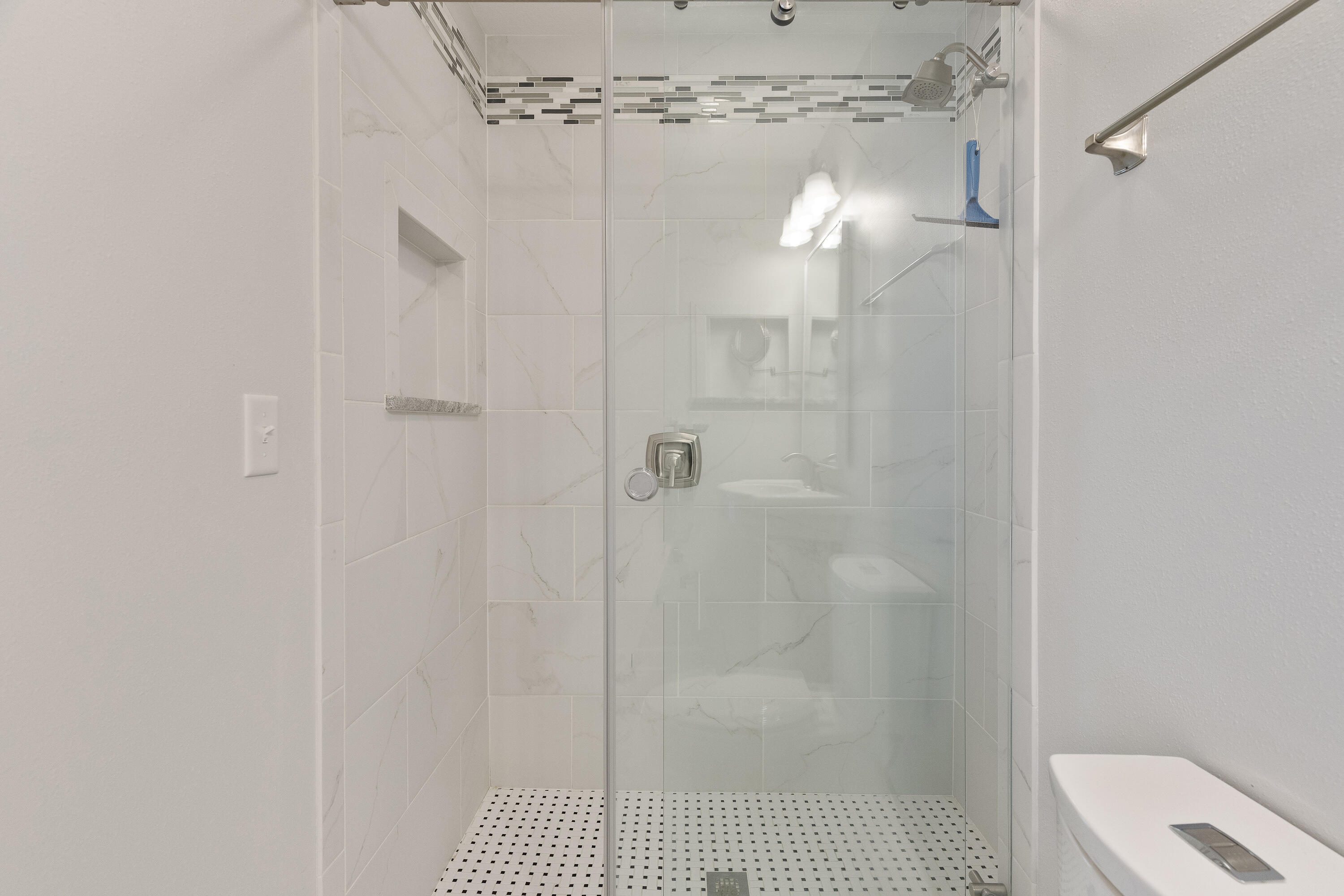 LIGHTHOUSE POINTE - Residential