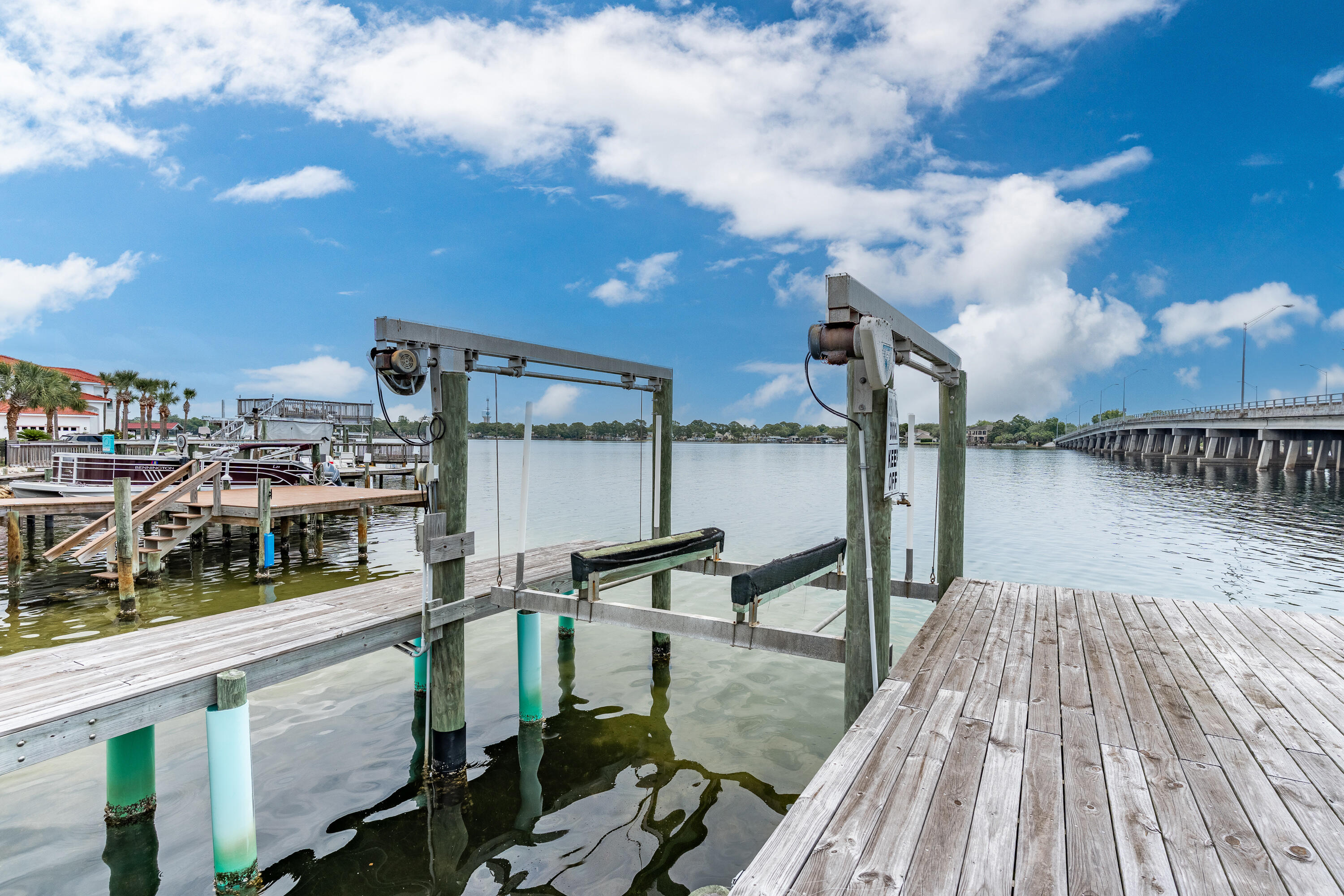 LIGHTHOUSE POINTE - Residential