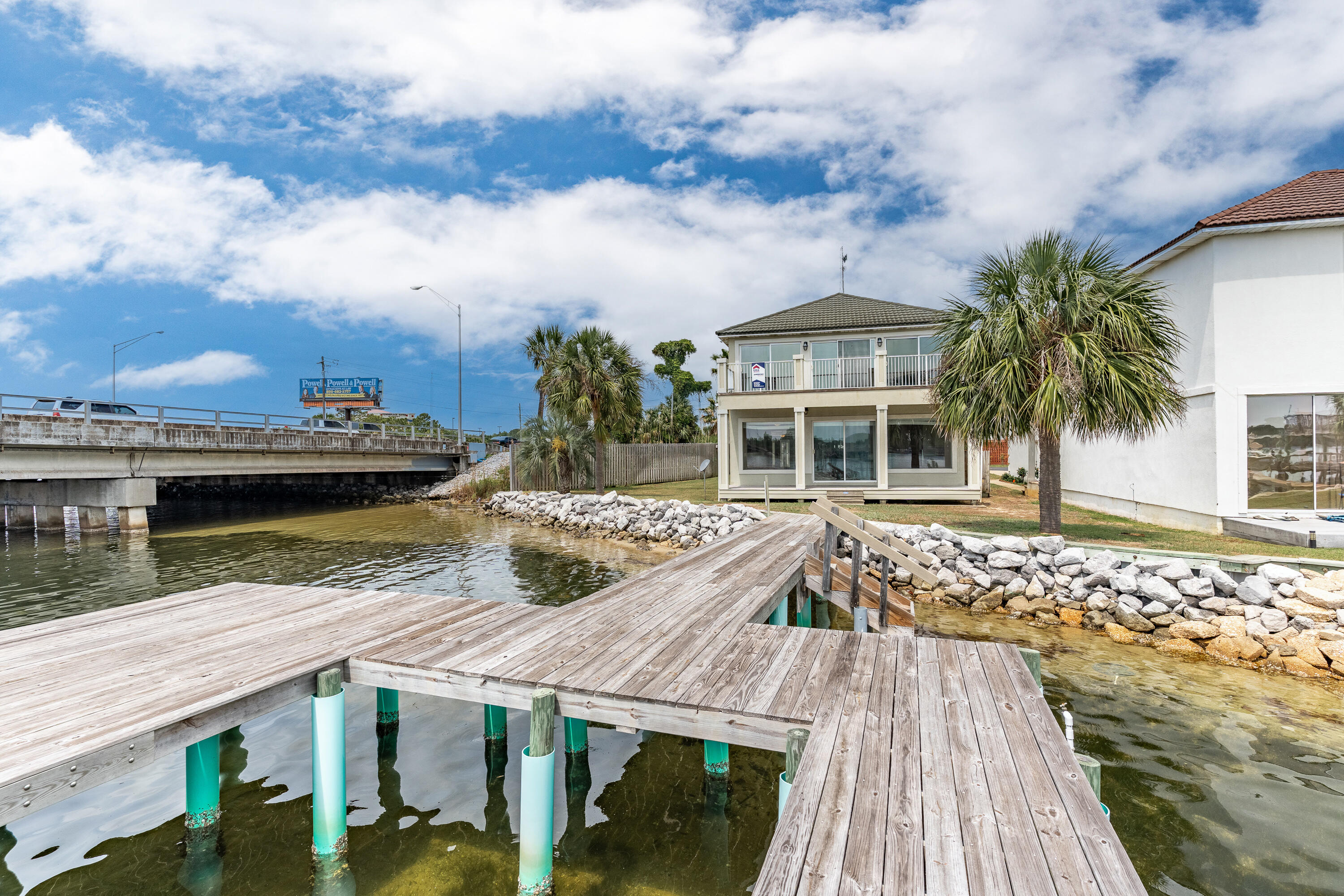LIGHTHOUSE POINTE - Residential