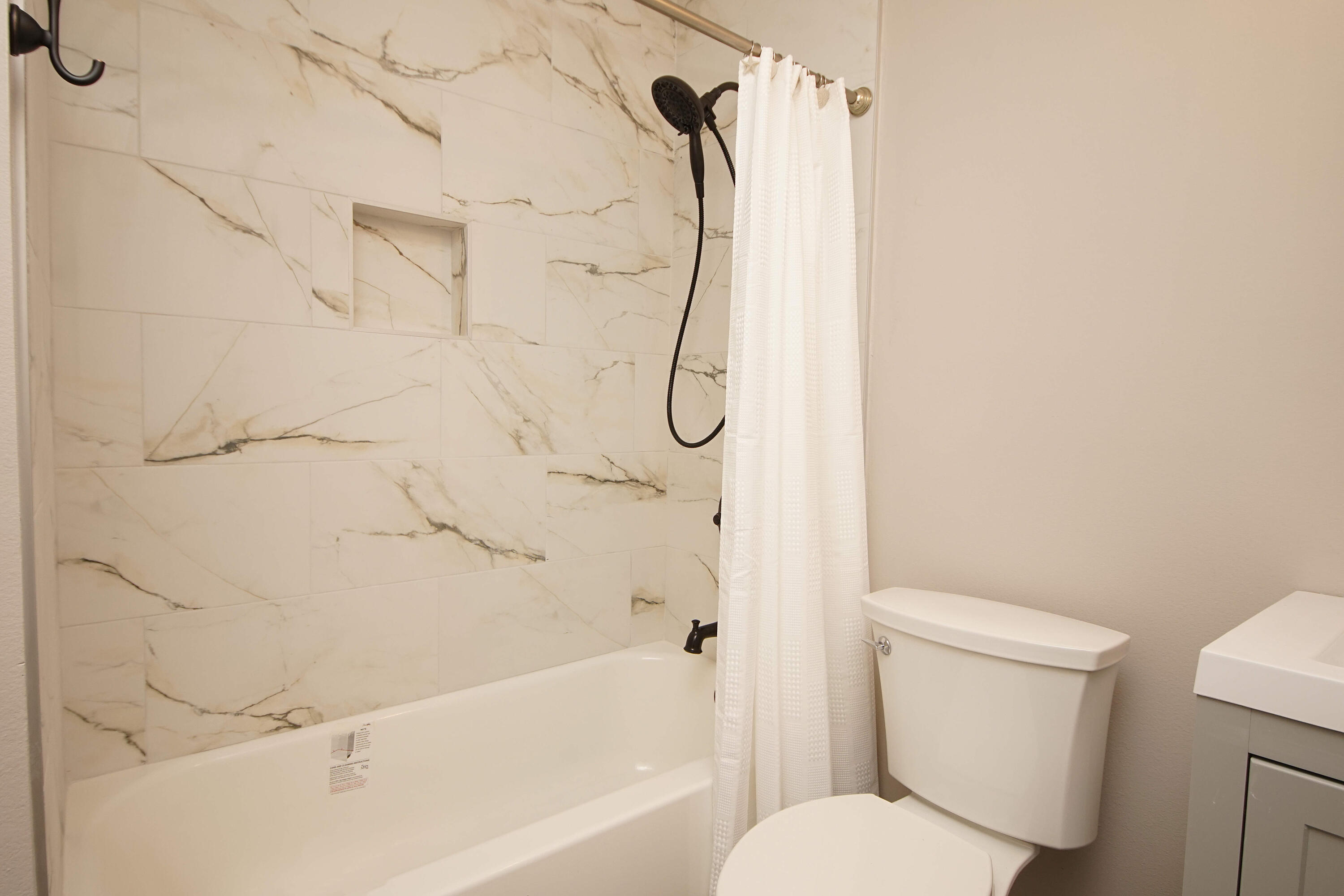 COLONY ESTATES - Residential