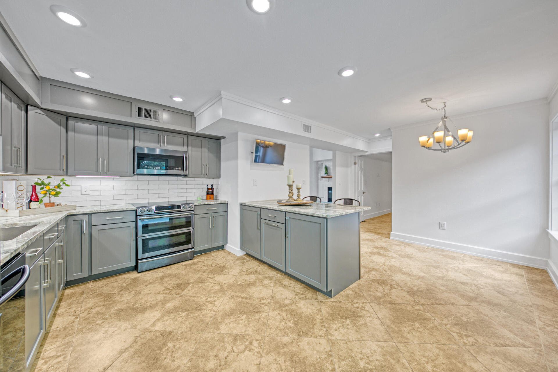 CANTERBURY WOODS - Residential