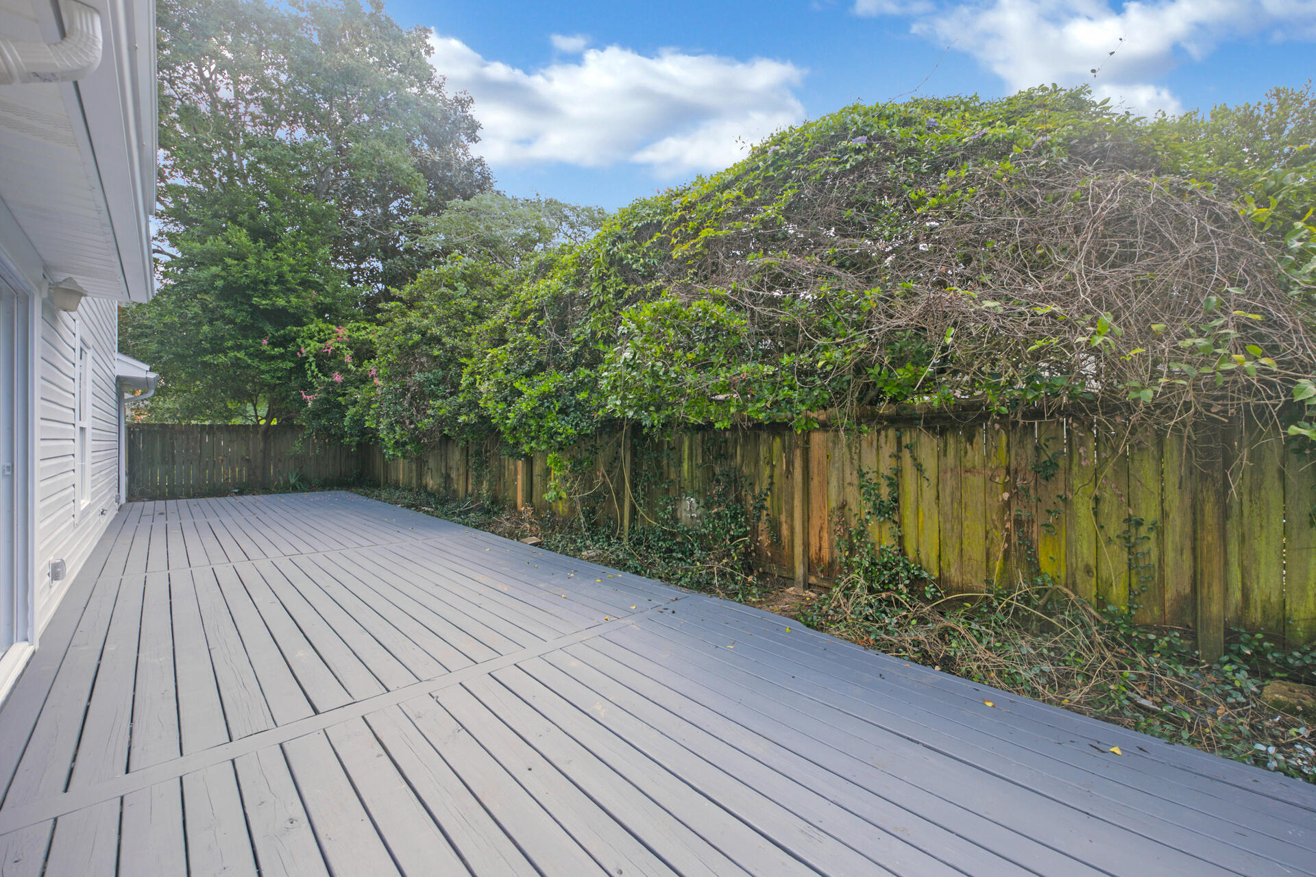 CANTERBURY WOODS - Residential