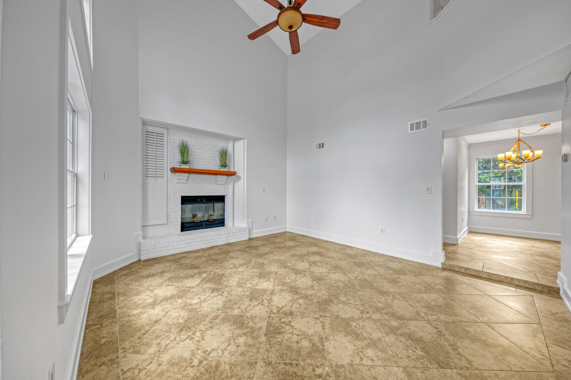 CANTERBURY WOODS - Residential