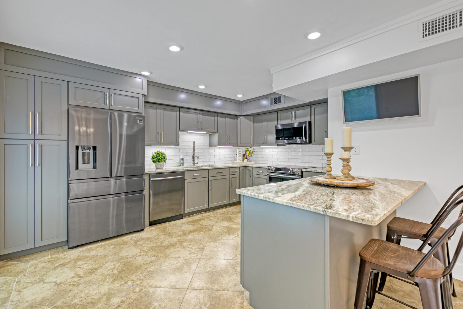 CANTERBURY WOODS - Residential