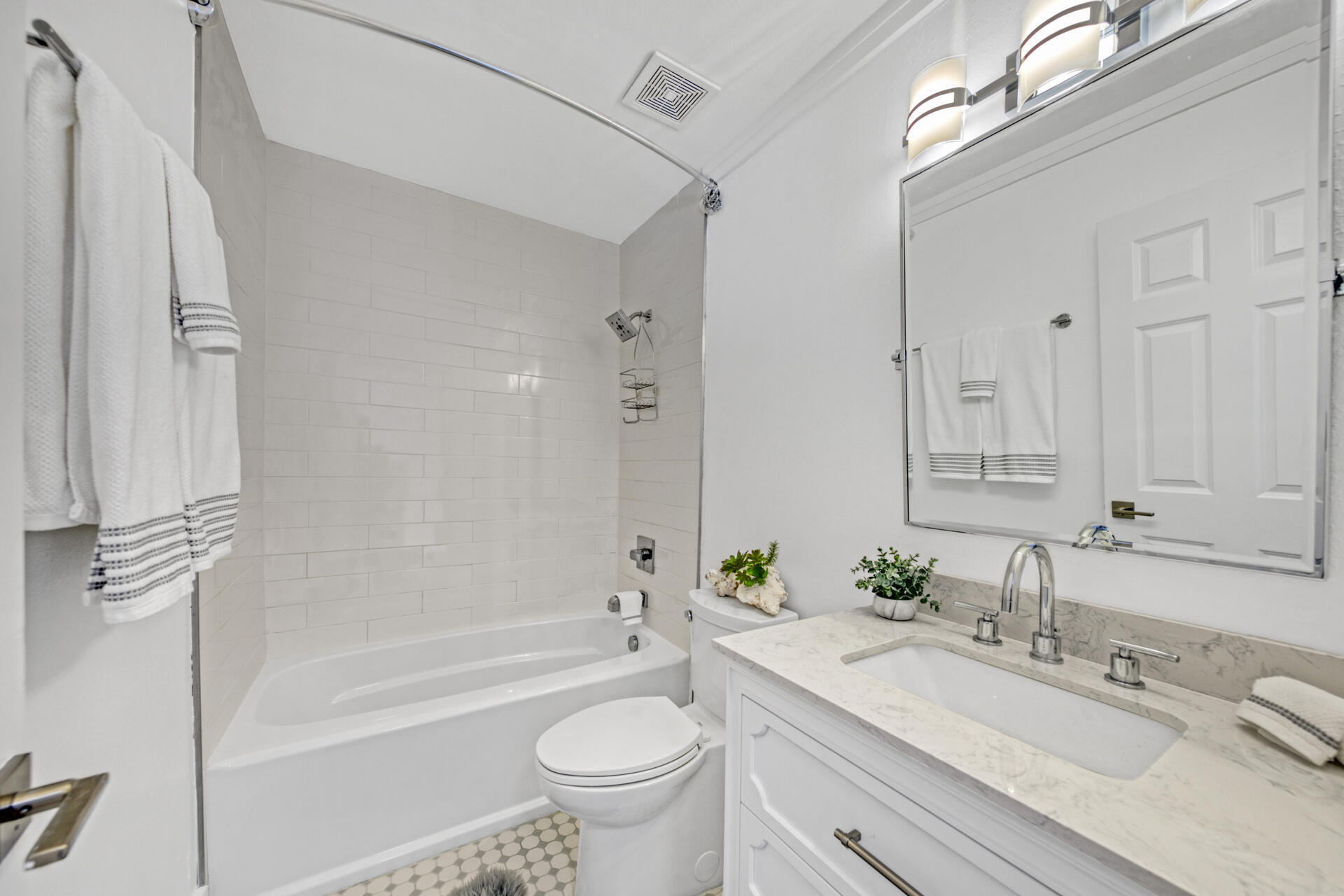 CANTERBURY WOODS - Residential