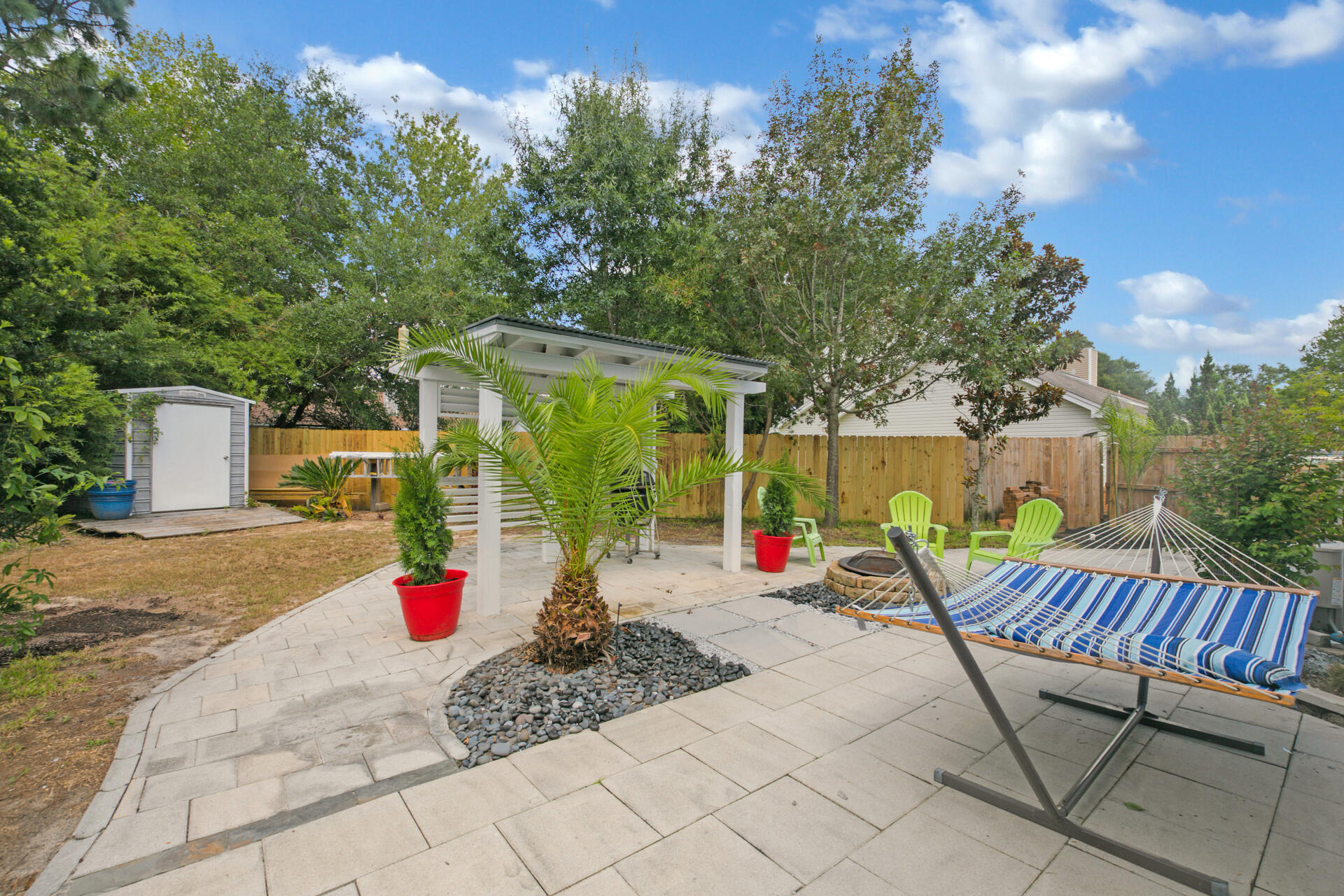 CANTERBURY WOODS - Residential