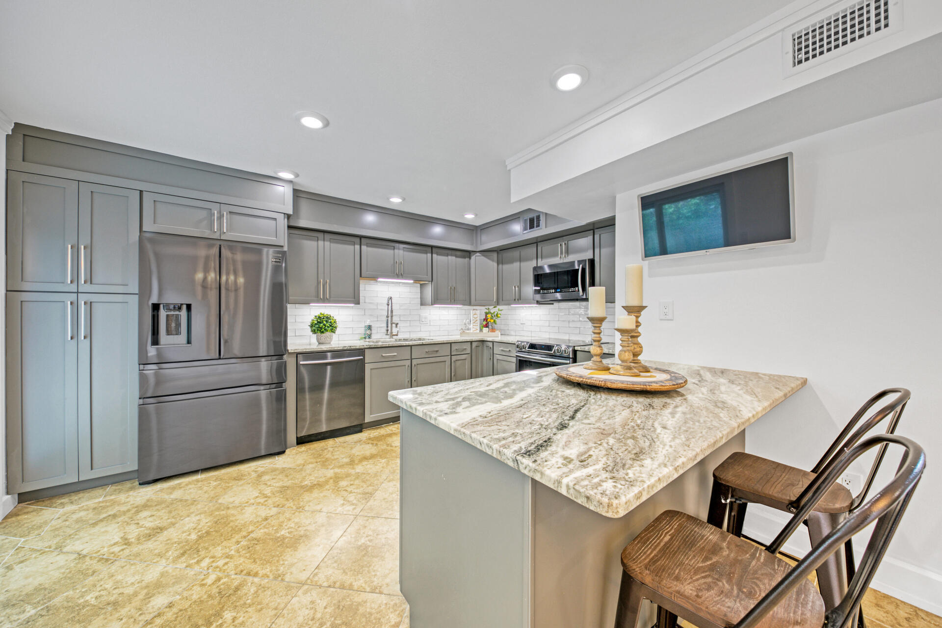 CANTERBURY WOODS - Residential